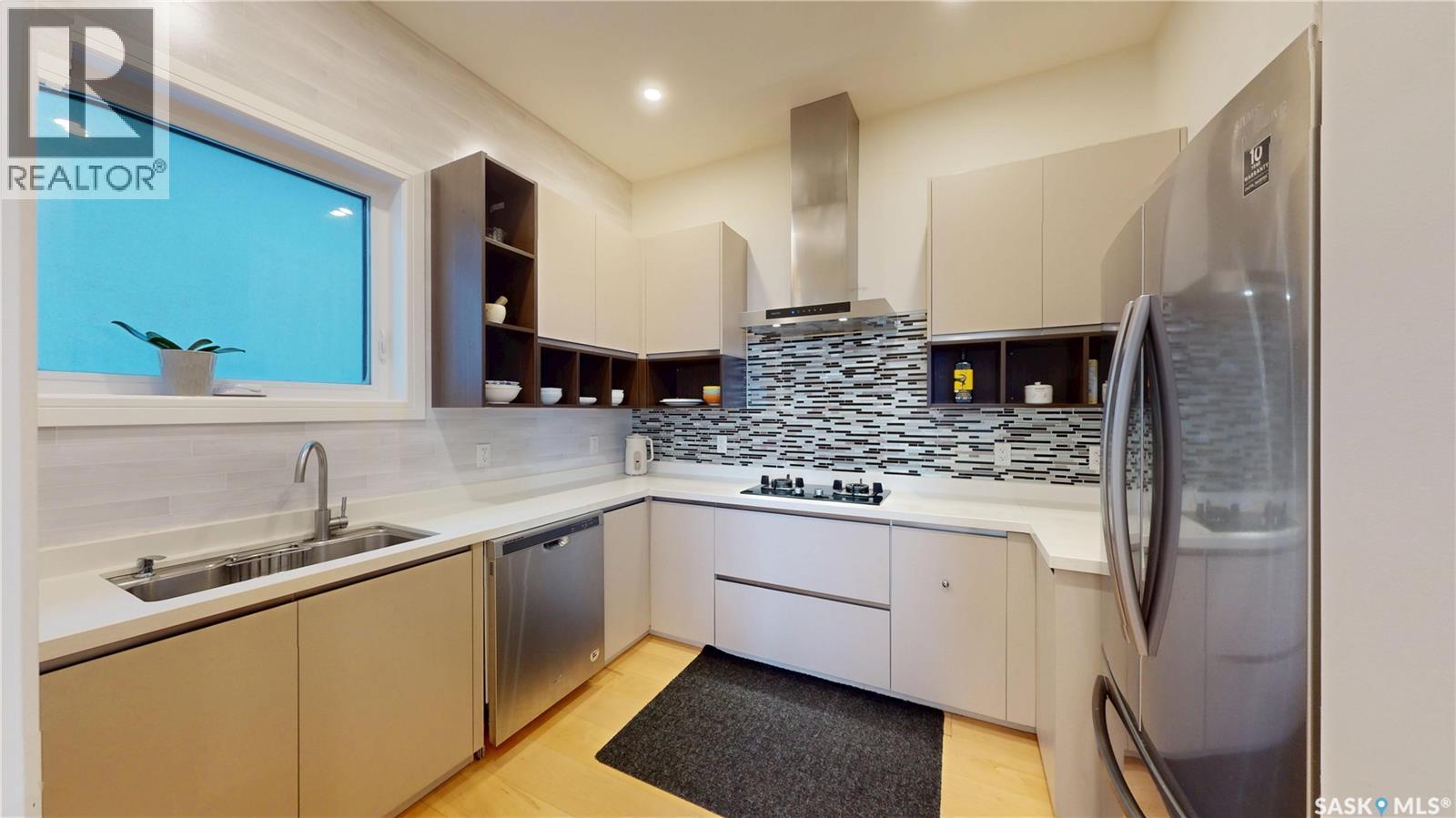 407 Kenaschuk Crescent, Saskatoon, SK - Indoor Photo Showing Kitchen With Upgraded Kitchen