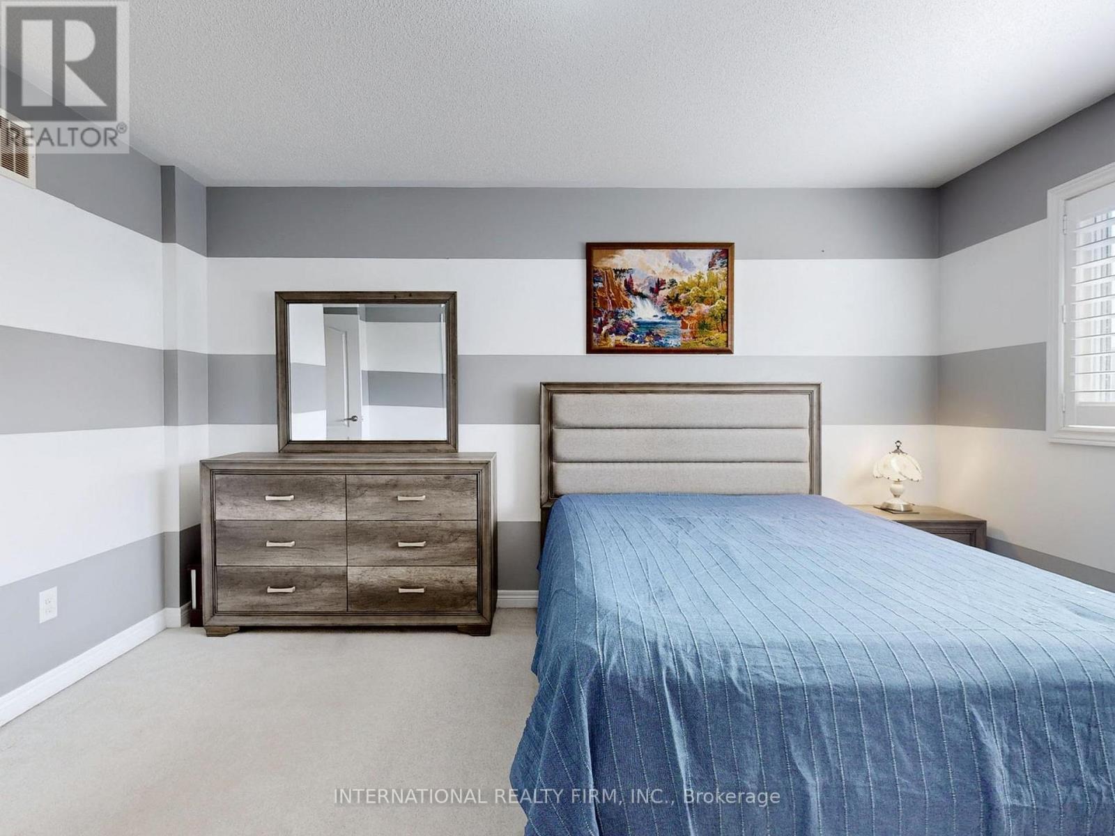 110 Swenson Street, New Tecumseth, ON - Indoor Photo Showing Bedroom