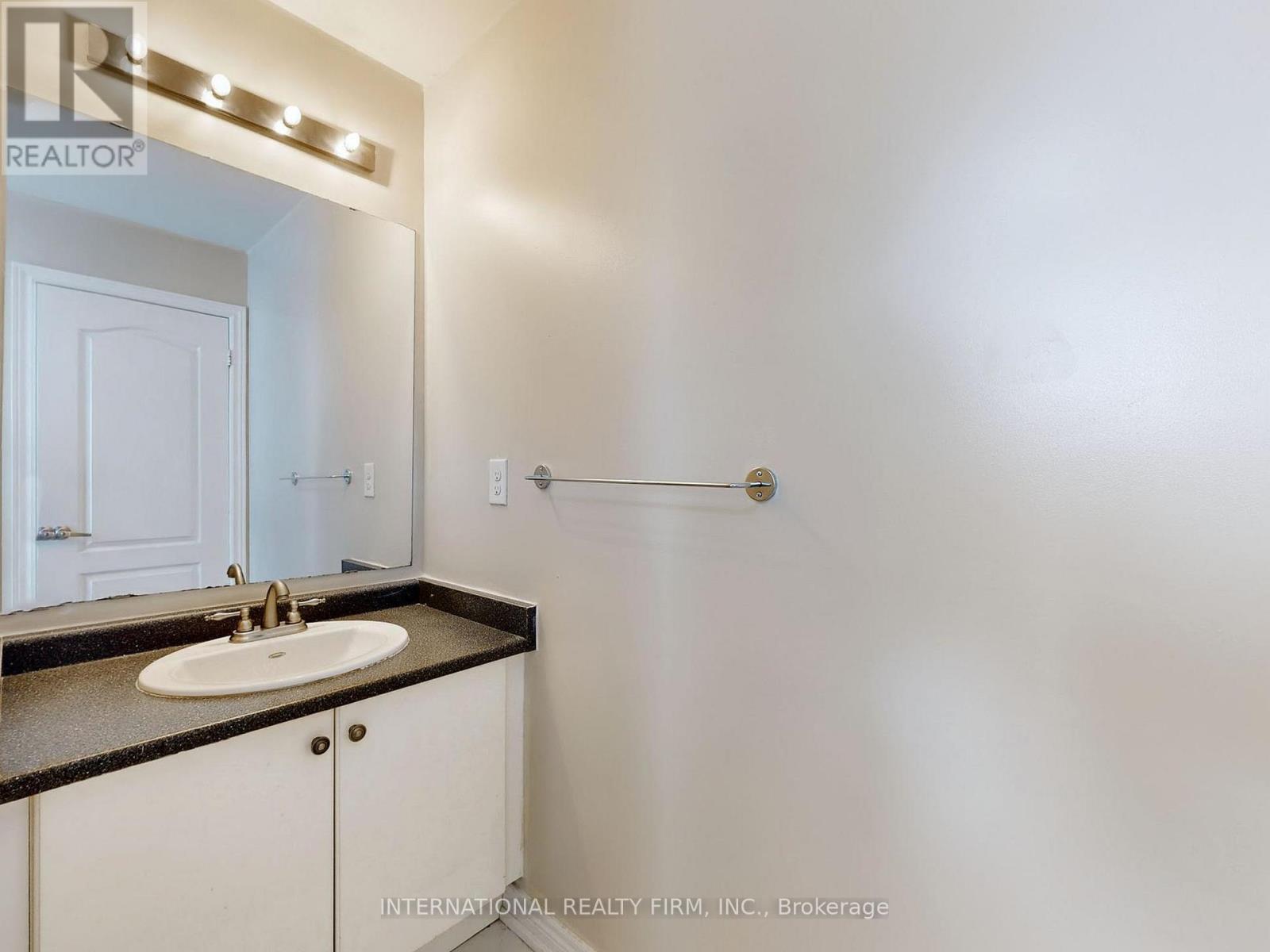 110 Swenson Street, New Tecumseth, ON - Indoor Photo Showing Bathroom
