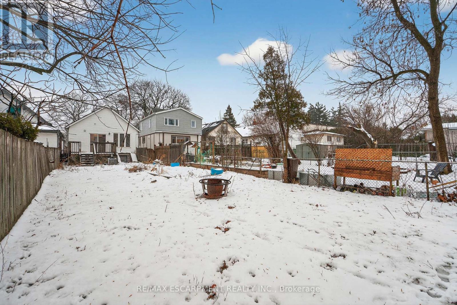 218 East 8Th Street, Hamilton, ON - Outdoor