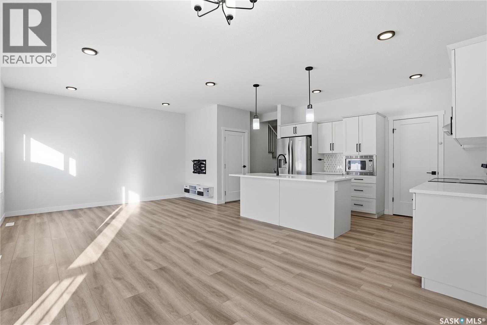 134 Chelsom Bend, Saskatoon, SK - Indoor Photo Showing Kitchen