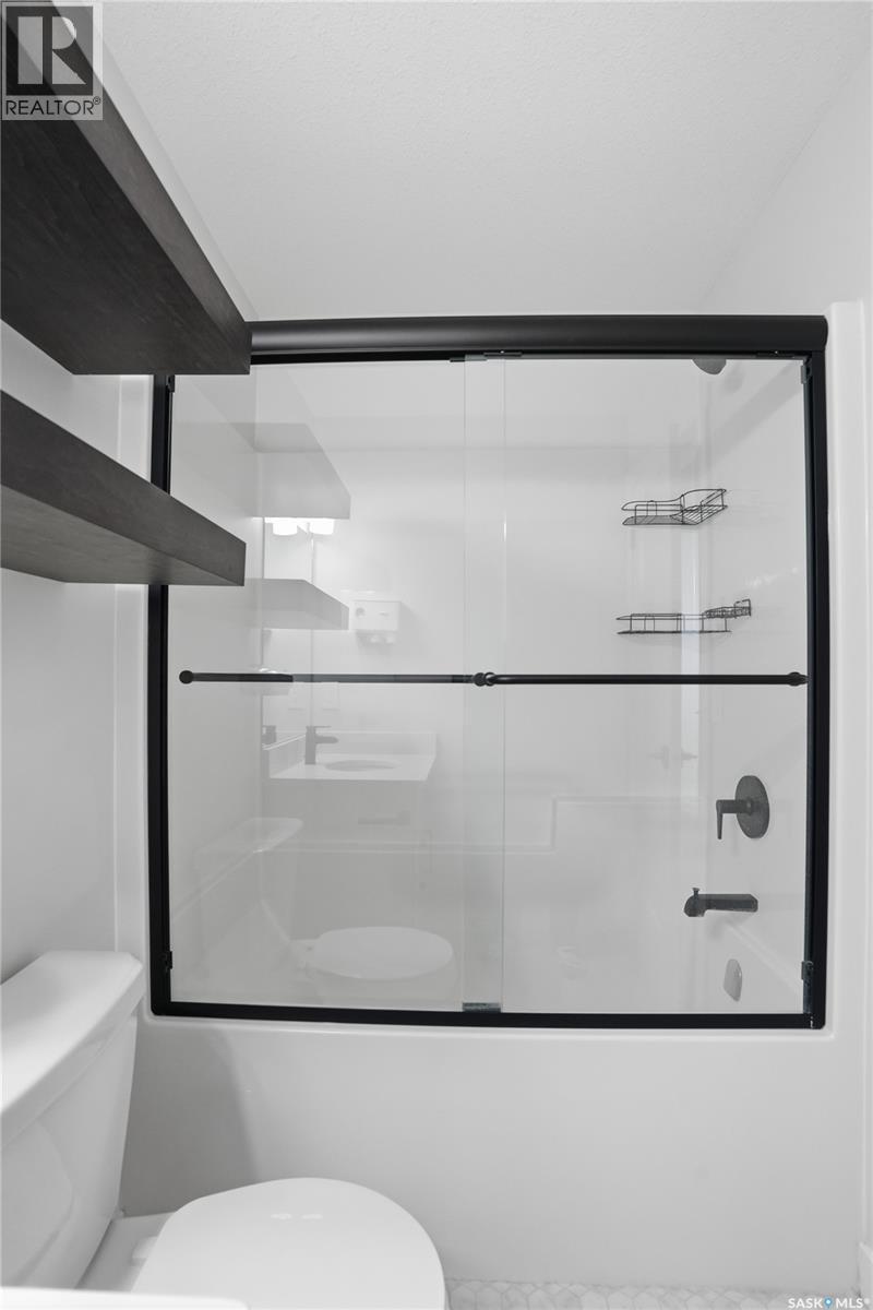 134 Chelsom Bend, Saskatoon, SK - Indoor Photo Showing Bathroom