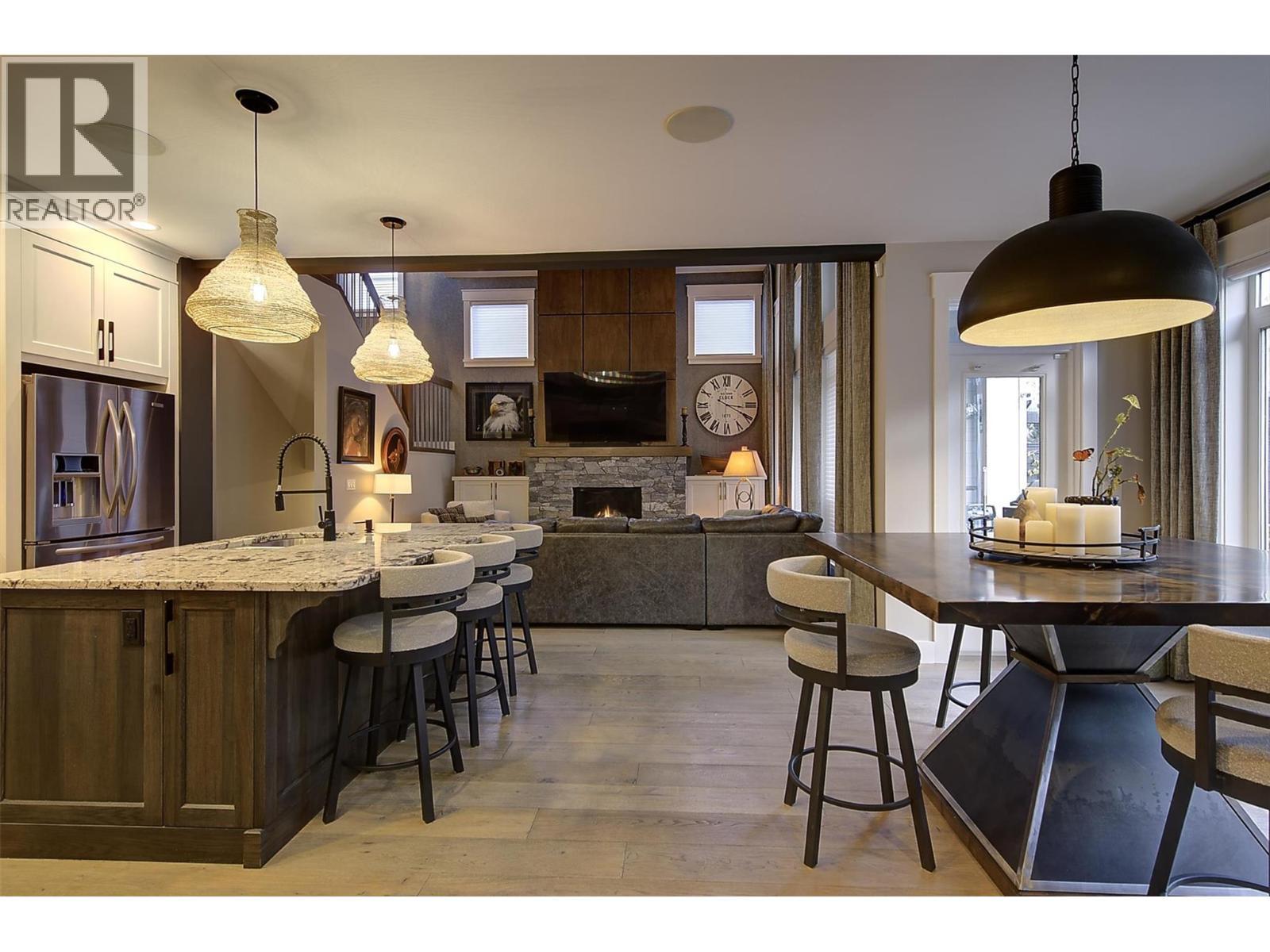 5499 Mountainside Drive, Kelowna, BC - Indoor