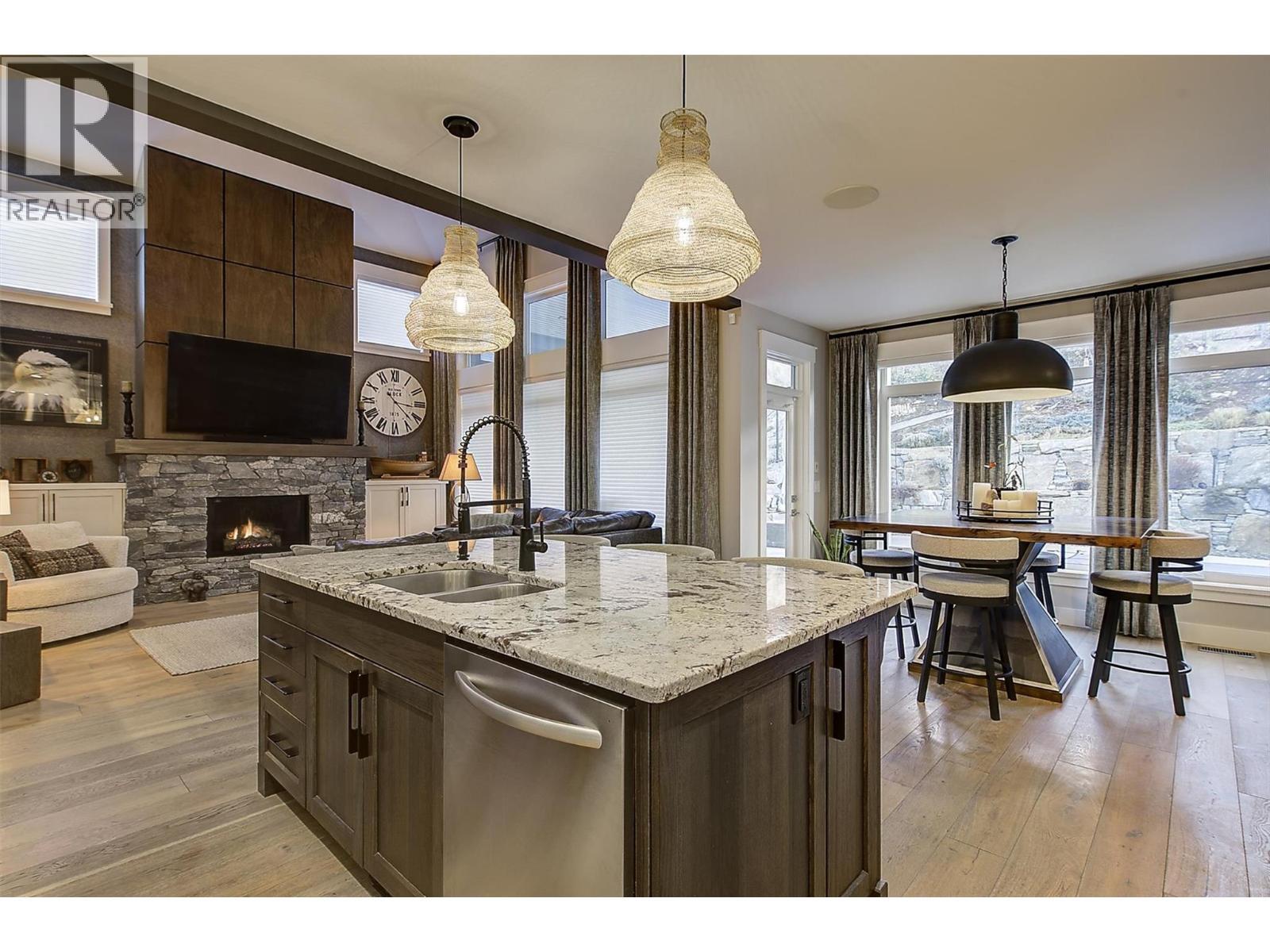 5499 Mountainside Drive, Kelowna, BC - Indoor With Fireplace