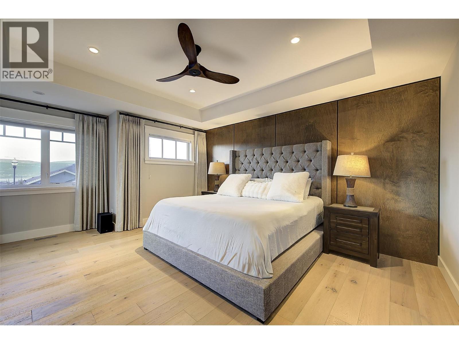 Master bedroom - 5499 Mountainside Drive, Kelowna, BC - Indoor Photo Showing Bedroom