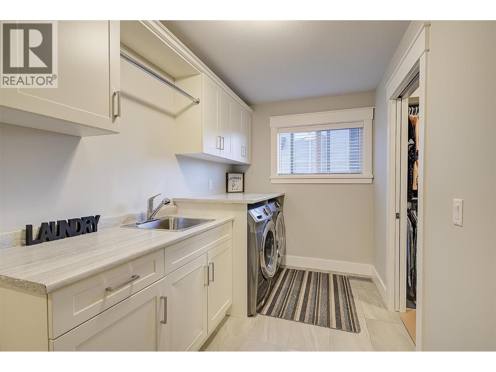 5499 Mountainside Drive, Kelowna, BC - Indoor Photo Showing Laundry Room