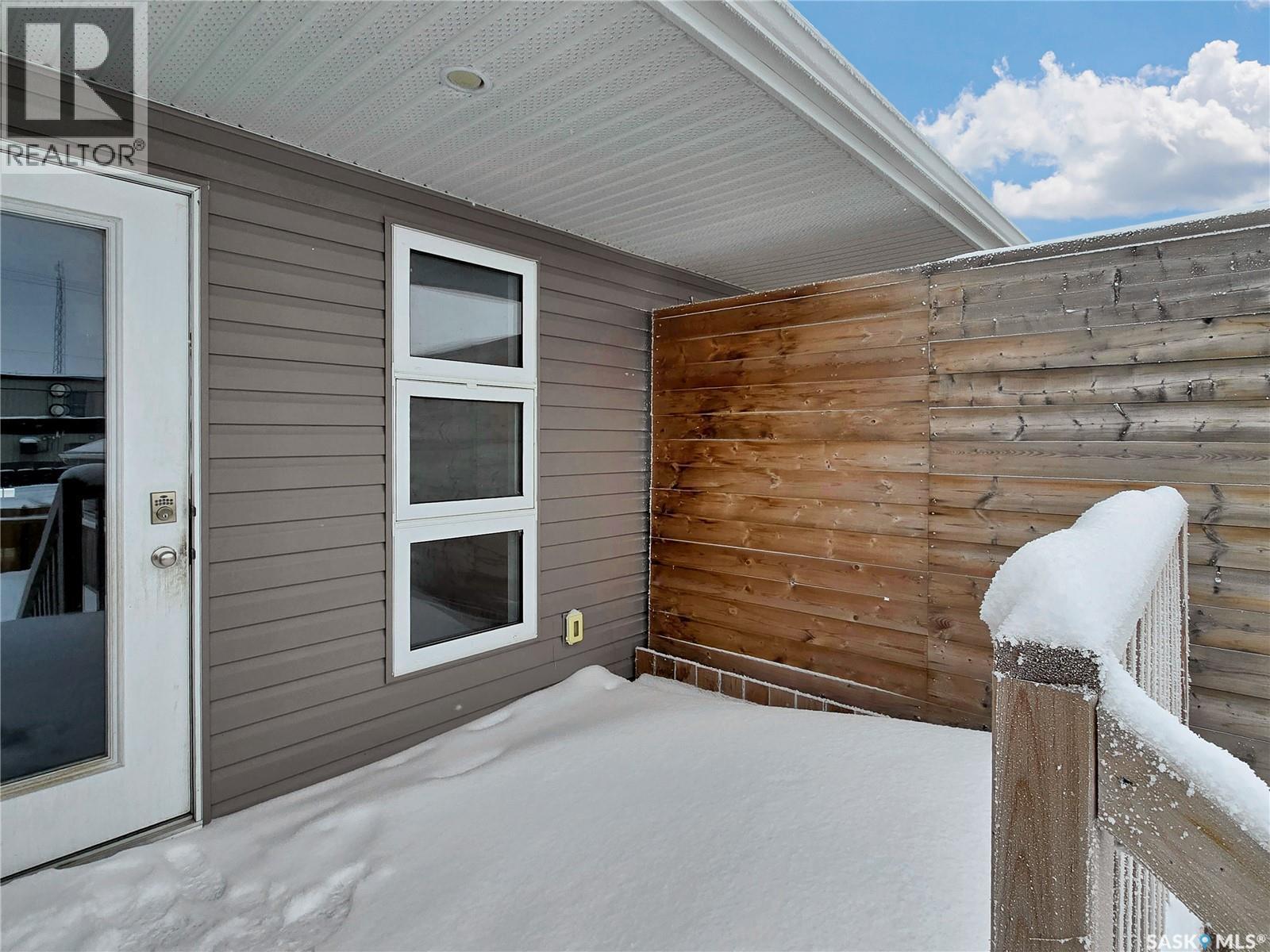 104 Reddekopp Crescent, Warman, SK - Outdoor With Exterior