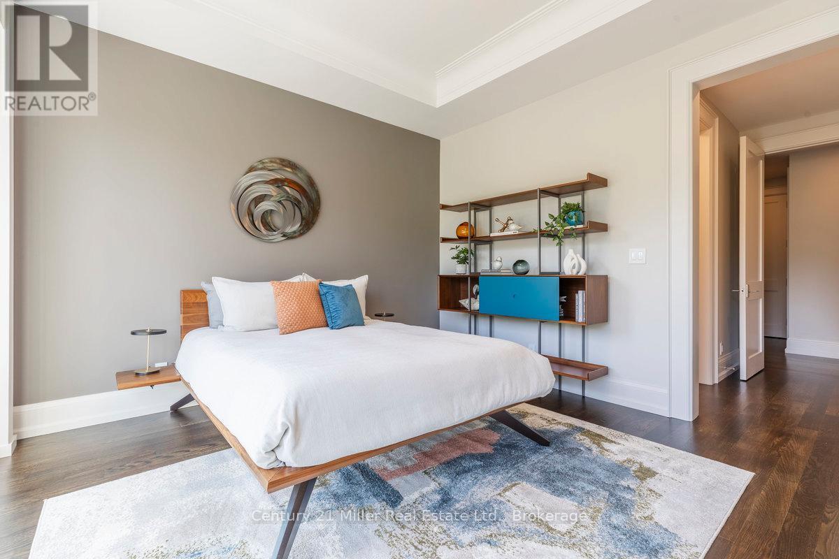 26 - 10 Maple Grove Drive, Oakville (Mo Morrison), ON - Indoor Photo Showing Bedroom