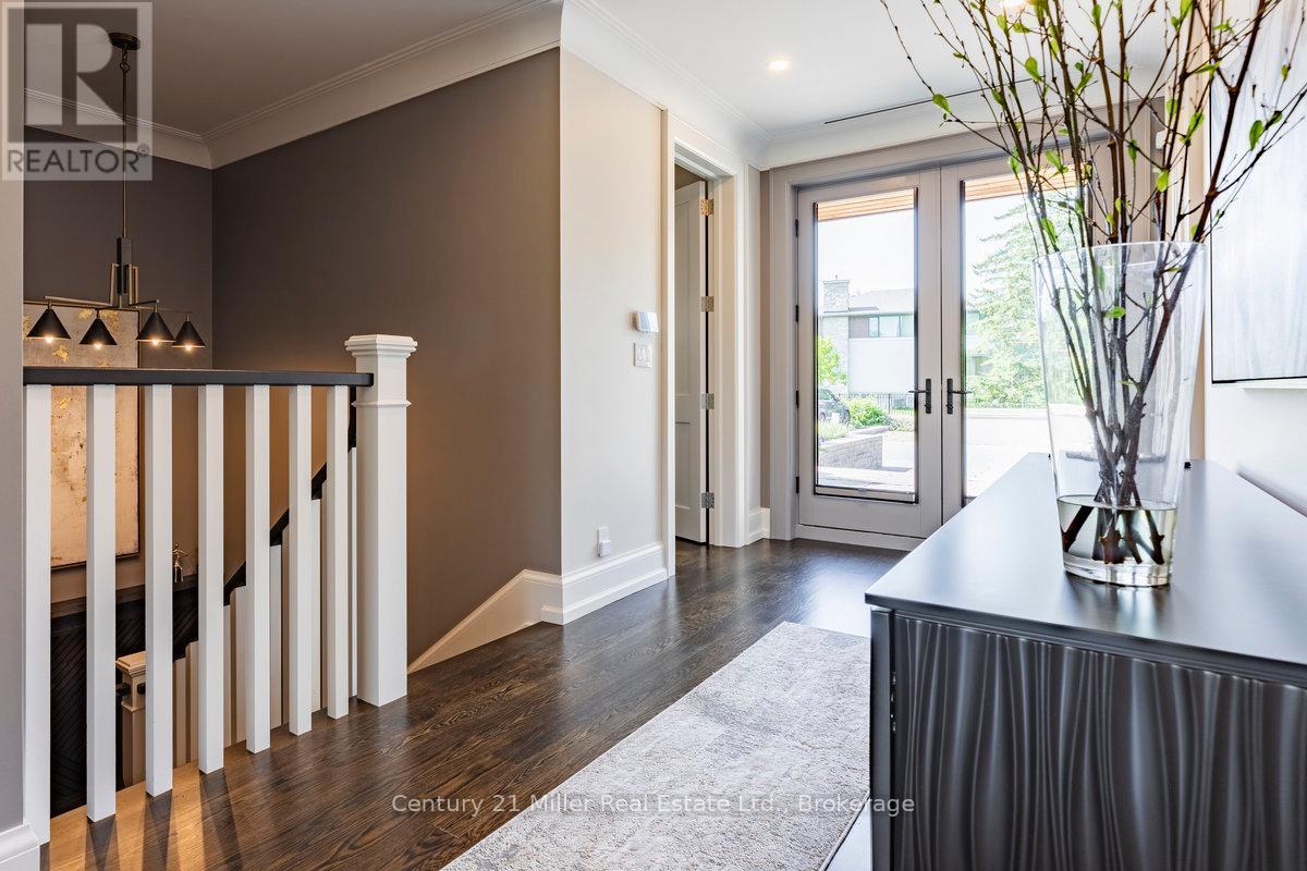 26 - 10 Maple Grove Drive, Oakville (Mo Morrison), ON - Indoor Photo Showing Other Room