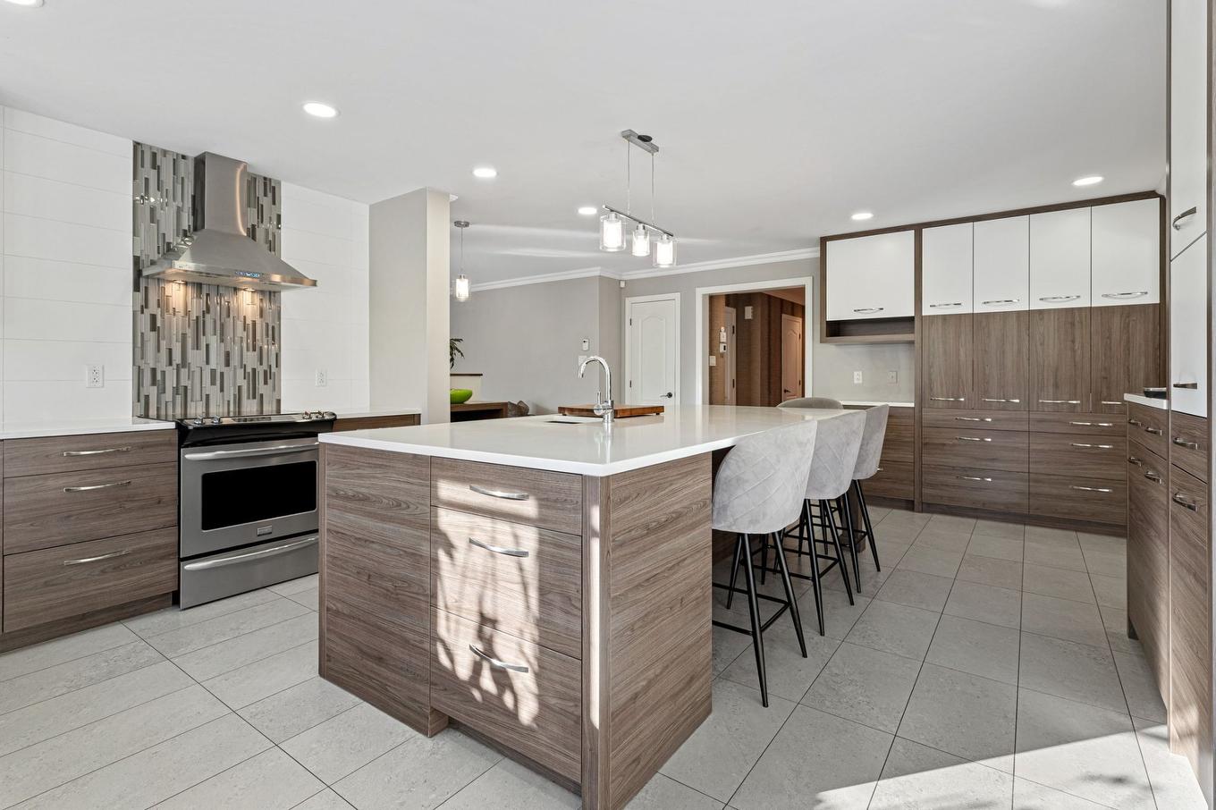 Cuisine - 314 Rue De Gascogne, Boucherville, QC - Indoor Photo Showing Kitchen With Upgraded Kitchen
