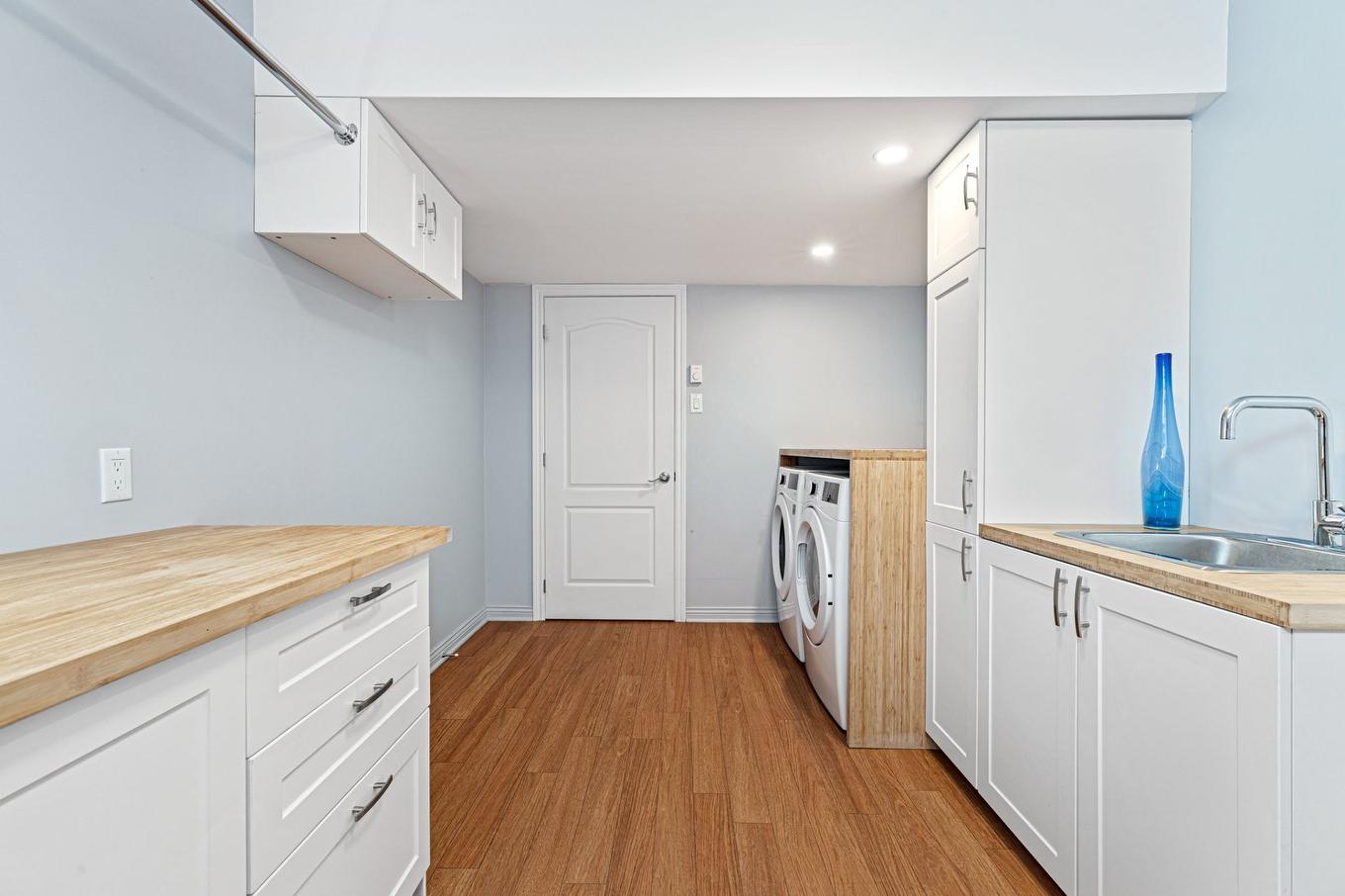 Salle de lavage - 314 Rue De Gascogne, Boucherville, QC - Indoor Photo Showing Kitchen