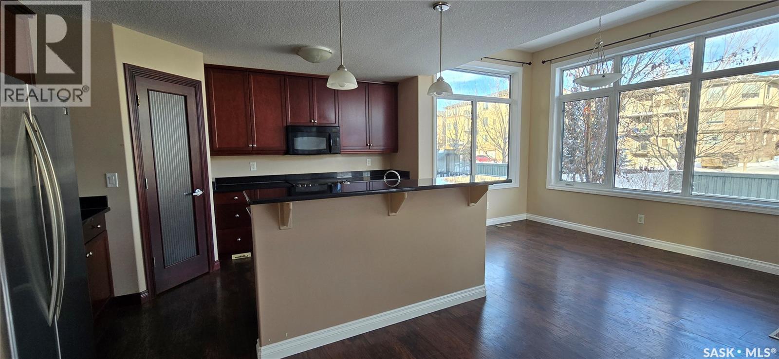 2523 Broderick Road, Regina, SK - Indoor Photo Showing Kitchen