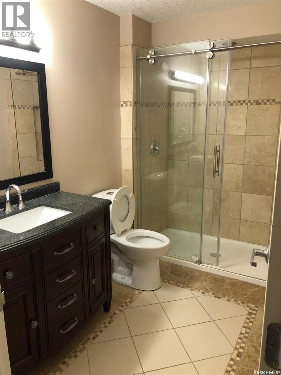 2523 Broderick Road, Regina, SK - Indoor Photo Showing Bathroom