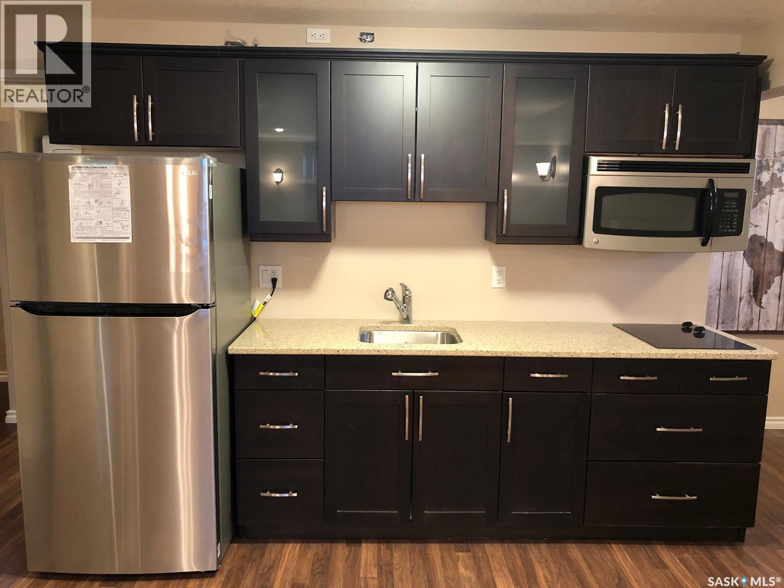 2523 Broderick Road, Regina, SK - Indoor Photo Showing Kitchen