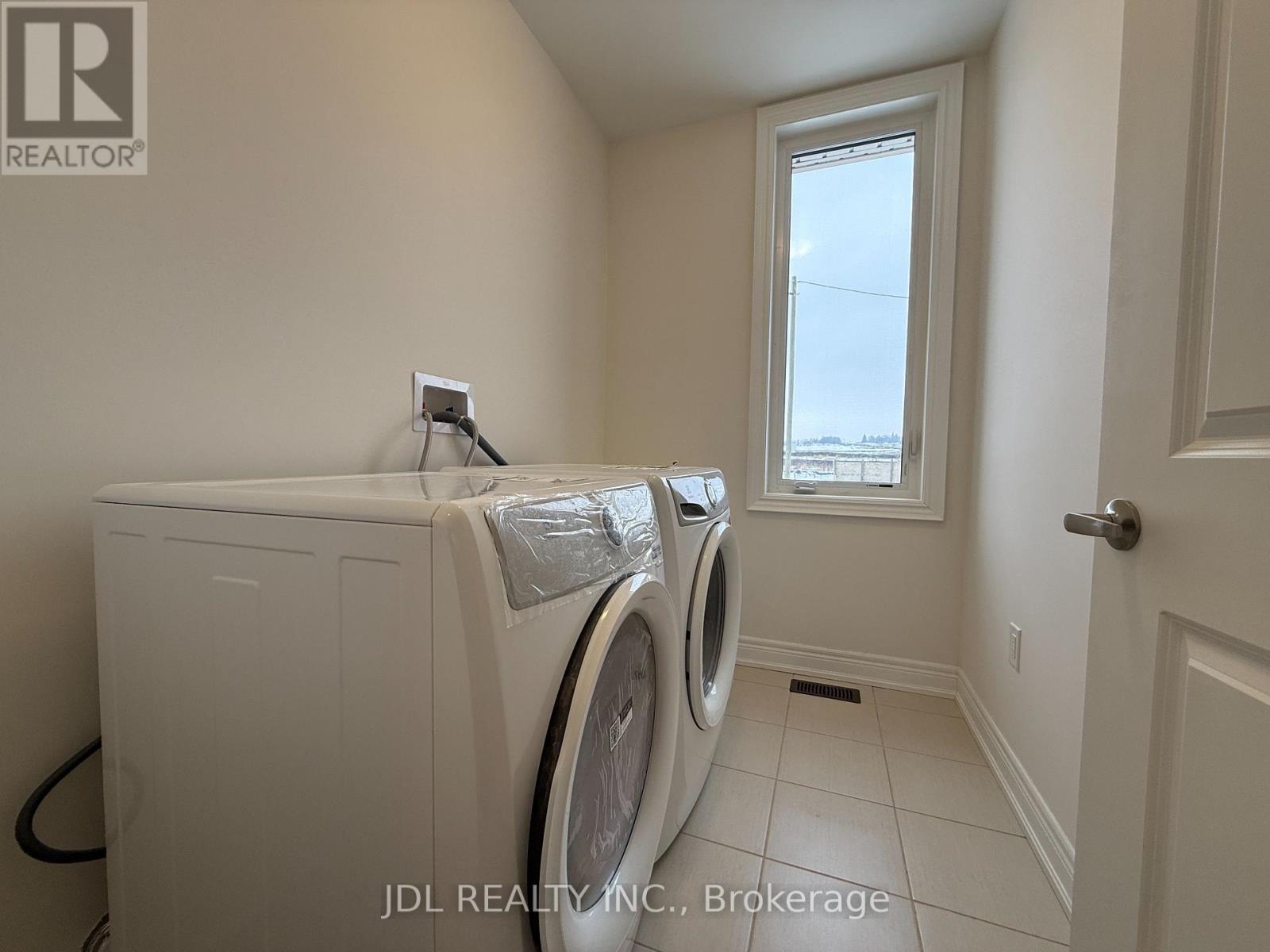 3017 Gatestone Path, Pickering, ON - Indoor Photo Showing Laundry Room