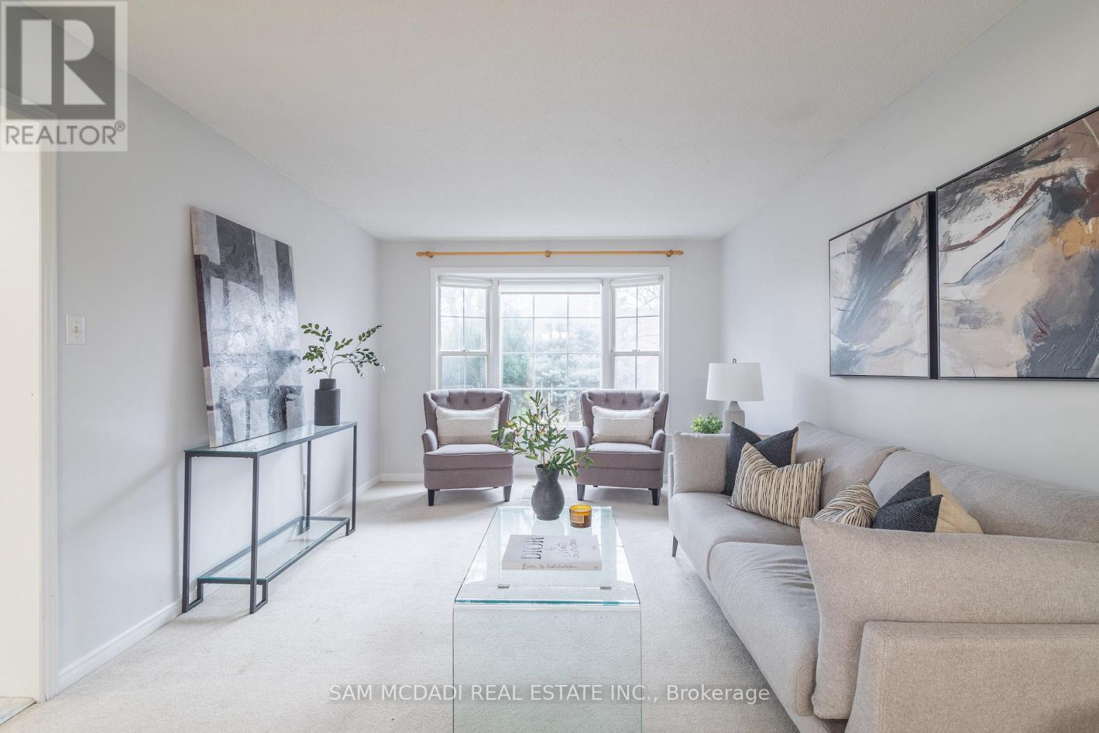 2093 The Chase, Mississauga, ON - Indoor Photo Showing Living Room