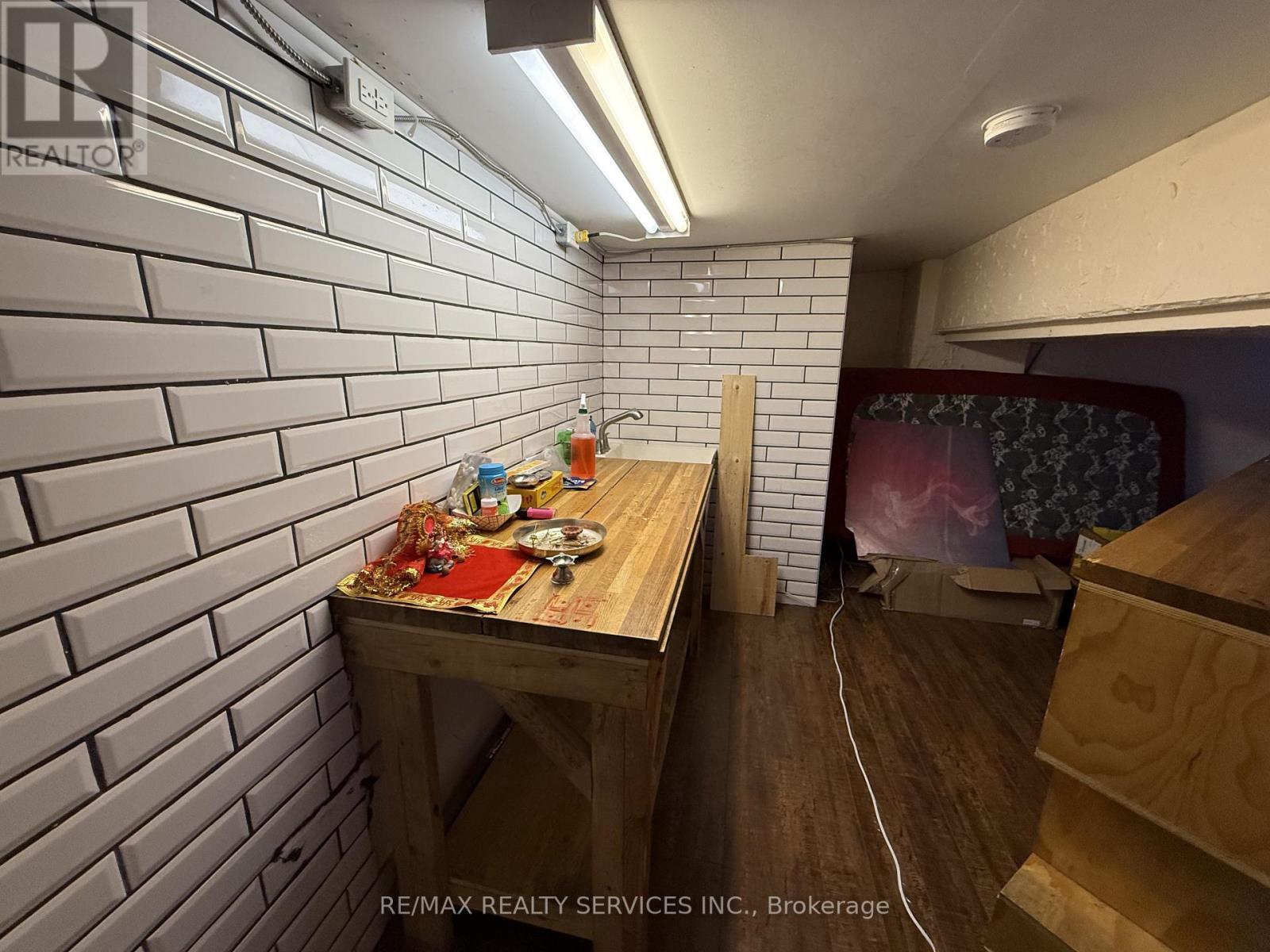 168 King Street W, Hamilton, ON