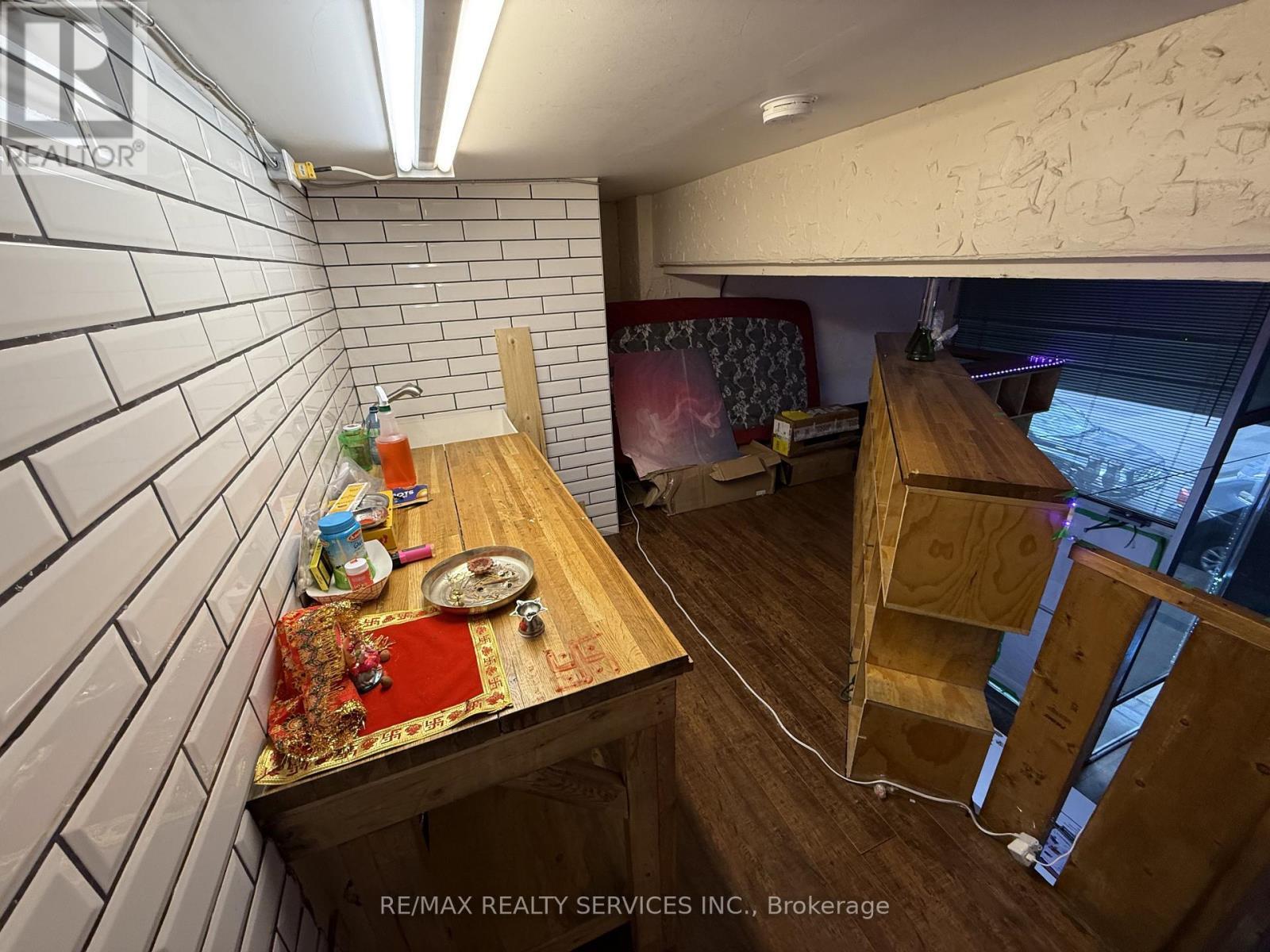 168 King Street W, Hamilton, ON