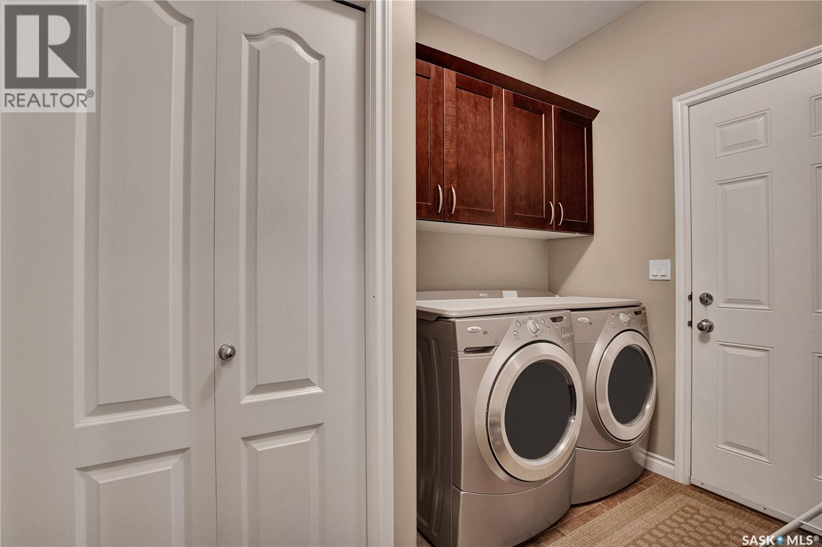 1510 Shepherds Crescent, Saskatoon, SK - Indoor Photo Showing Laundry Room