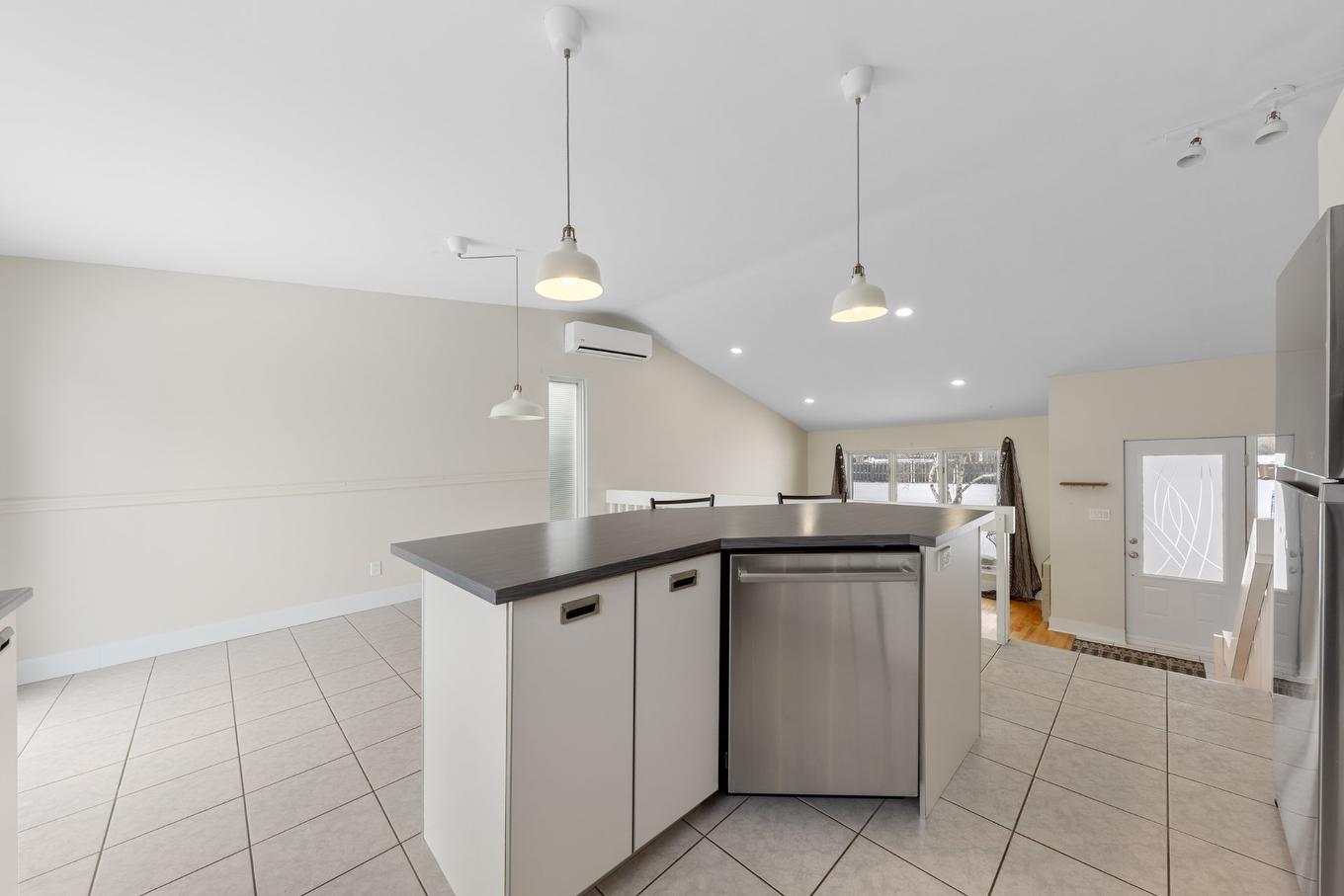 Cuisine - 94 Rue Hébert, Napierville, QC - Indoor Photo Showing Kitchen