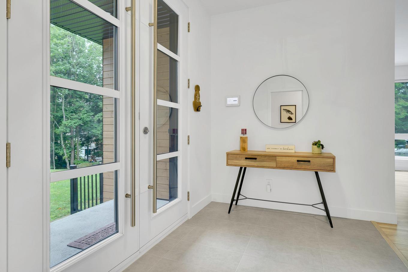 Hall - 250 Rue D'Orion, Saint-Hippolyte, QC - Indoor