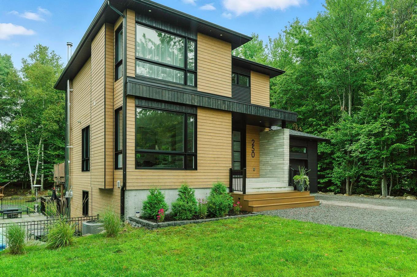 Exterior - 250 Rue D'Orion, Saint-Hippolyte, QC - Outdoor