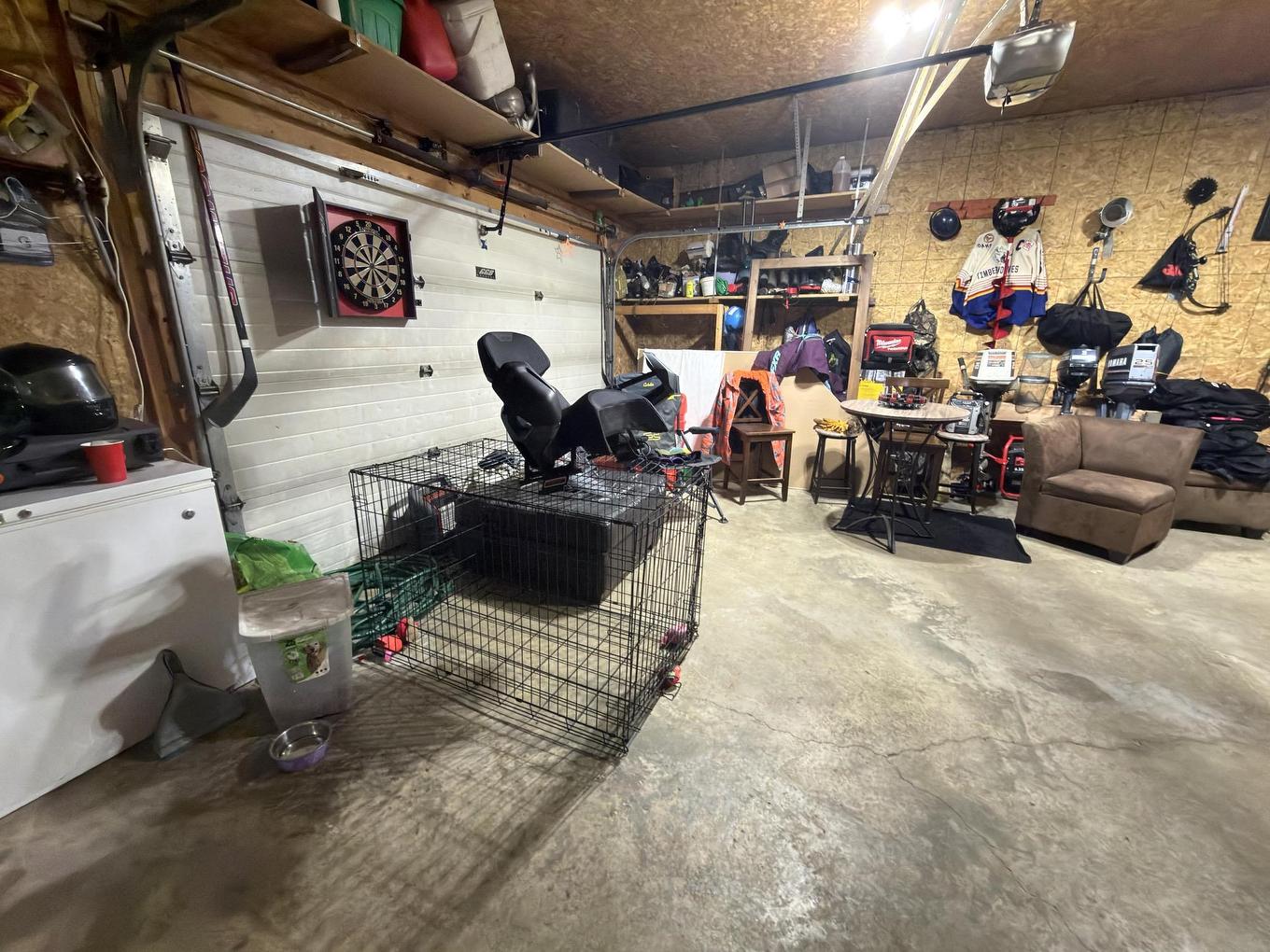 154A Kenogami Road, Longlac, ON - Indoor Photo Showing Garage