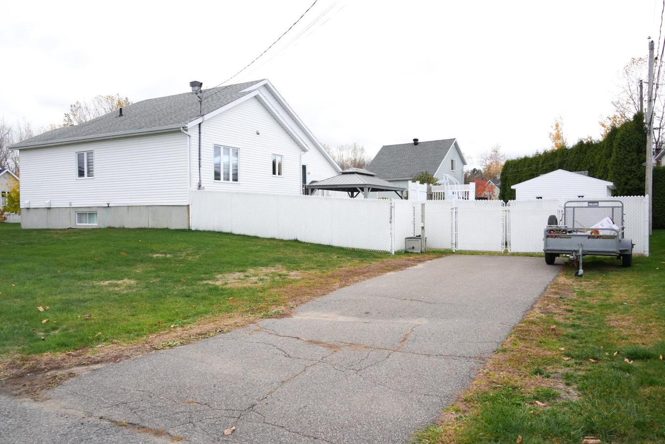 Stationnement - 61 Rue De L'Anse, Trois-Rivières, QC - Outdoor