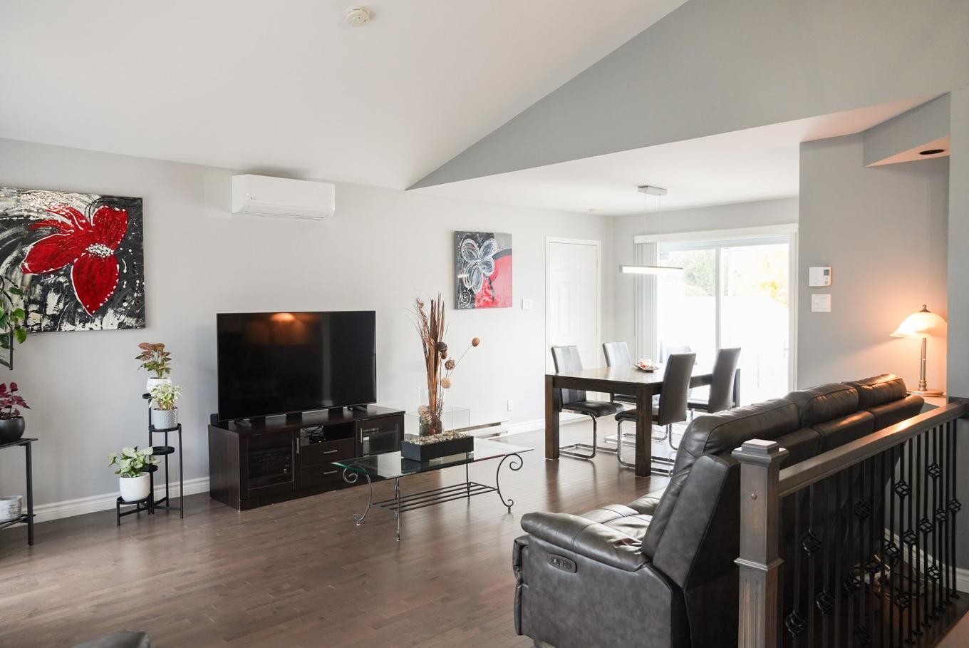 Salon - 61 Rue De L'Anse, Trois-Rivières, QC - Indoor Photo Showing Living Room