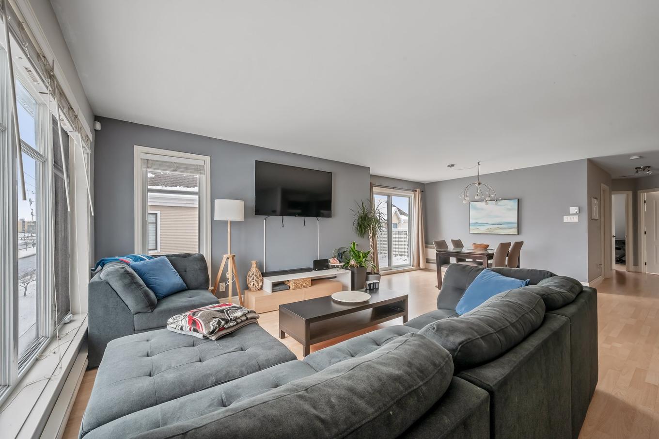 Overall view - 2585 Av. Chauveau, Québec (Les Rivières), QC - Indoor Photo Showing Living Room
