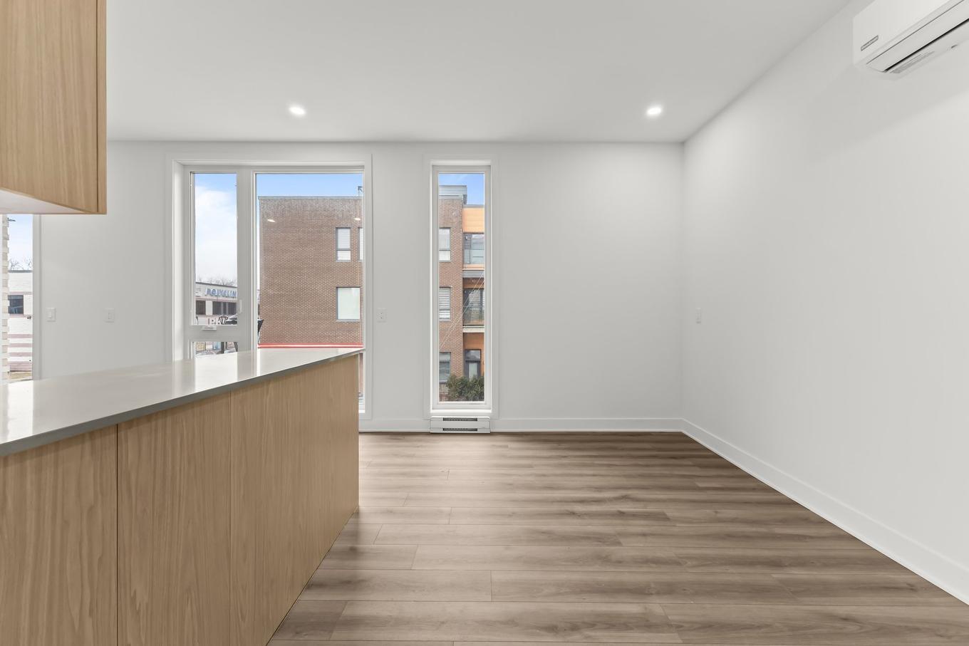 Living room - 208-3328 Rue Masson, Montréal (Rosemont/La Petite-Patrie), QC - Indoor Photo Showing Other Room