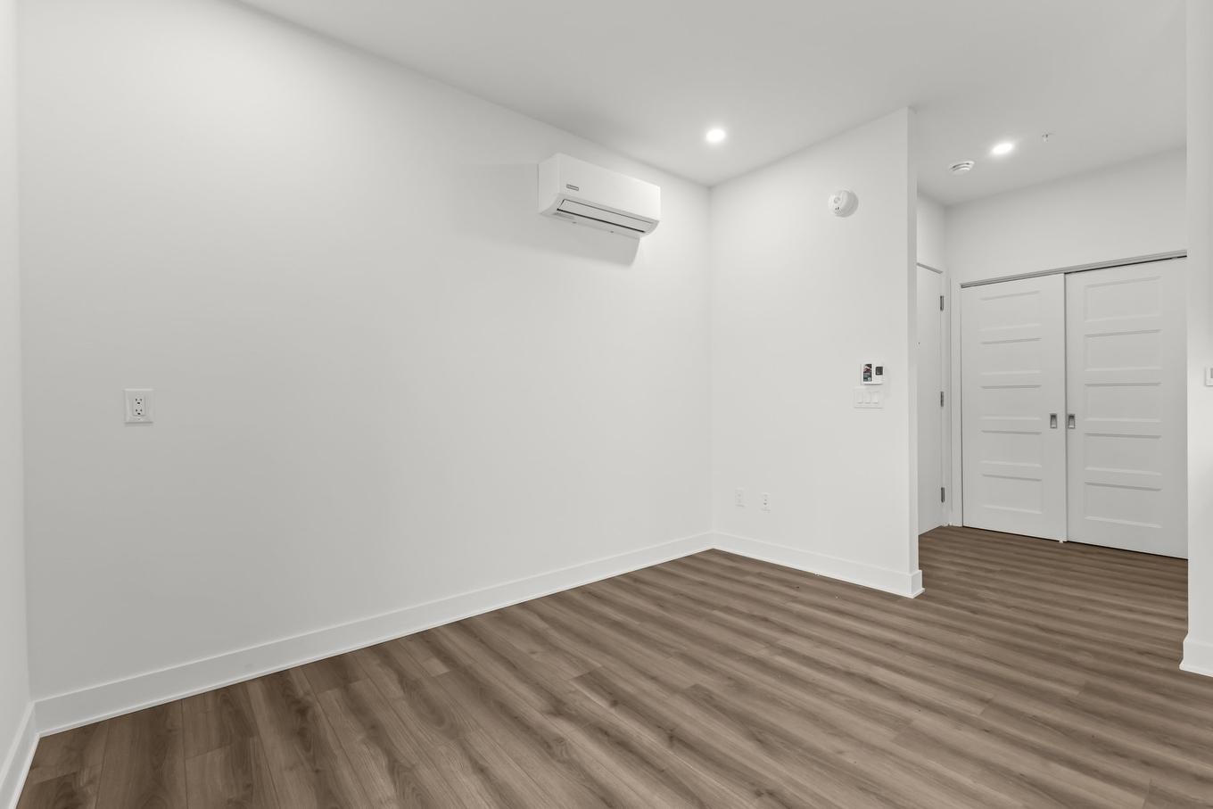 Living room - 208-3328 Rue Masson, Montréal (Rosemont/La Petite-Patrie), QC - Indoor Photo Showing Other Room