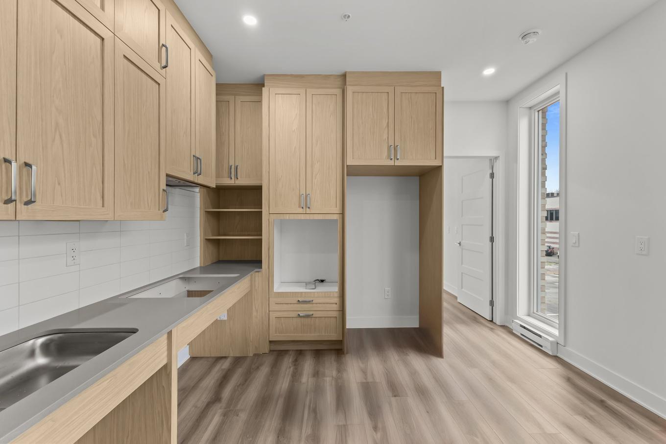 Kitchen - 208-3328 Rue Masson, Montréal (Rosemont/La Petite-Patrie), QC - Indoor Photo Showing Kitchen With Double Sink