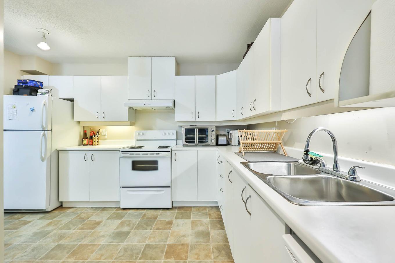 Kitchen - 3-200 Boul. De L'Hôpital, Gatineau (Gatineau), QC - Indoor Photo Showing Kitchen With Double Sink