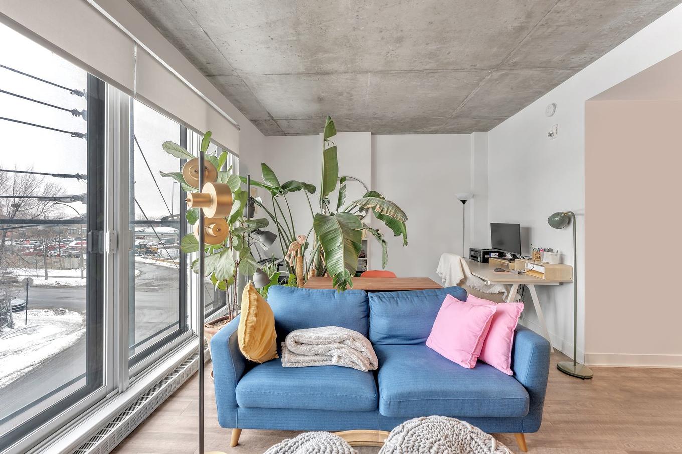 Salon - 313-1295 Rue Des Carrières, Montréal (Rosemont/La Petite-Patrie), QC - Indoor