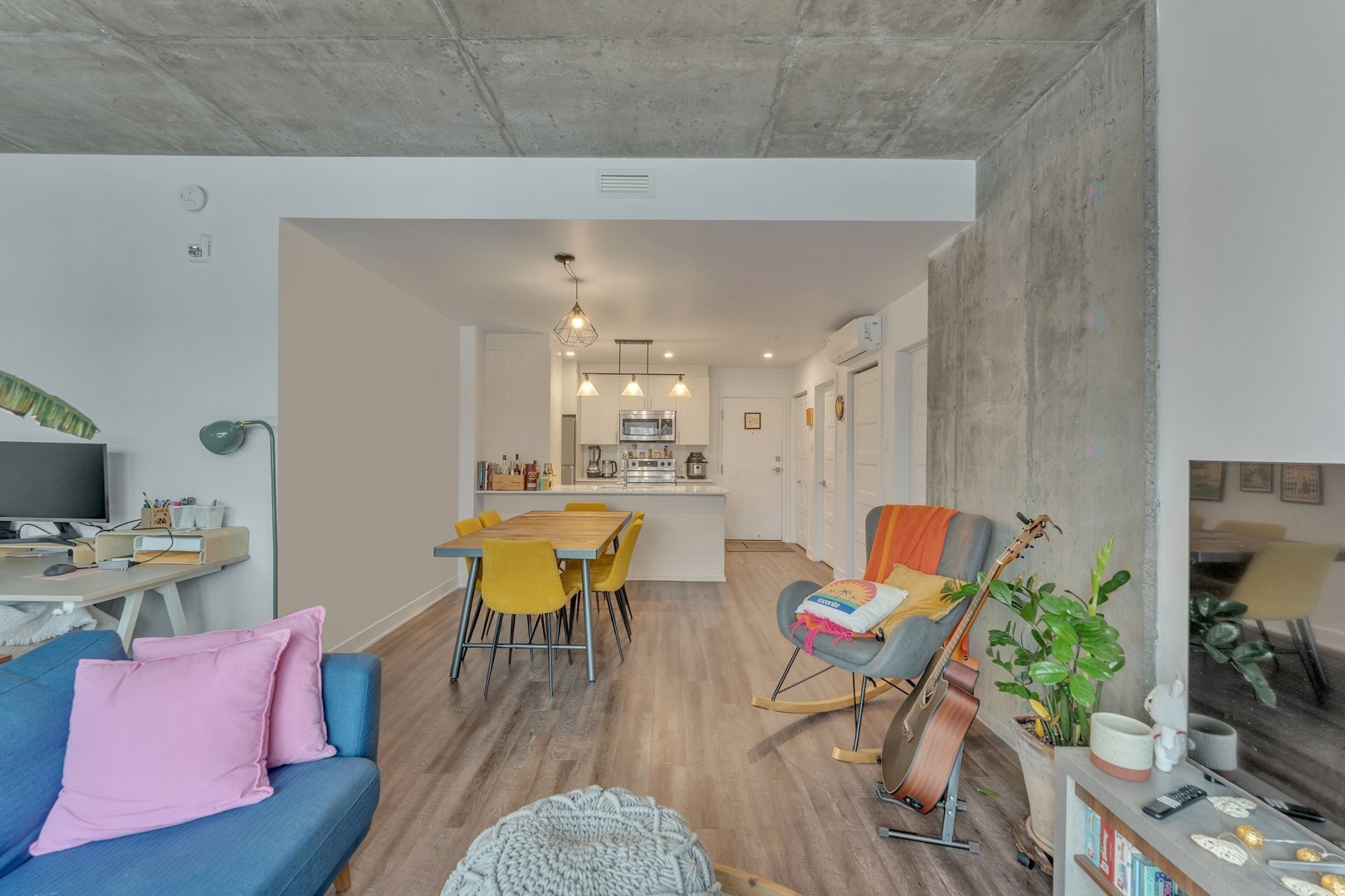 Salon - 313-1295 Rue Des Carrières, Montréal (Rosemont/La Petite-Patrie), QC - Indoor