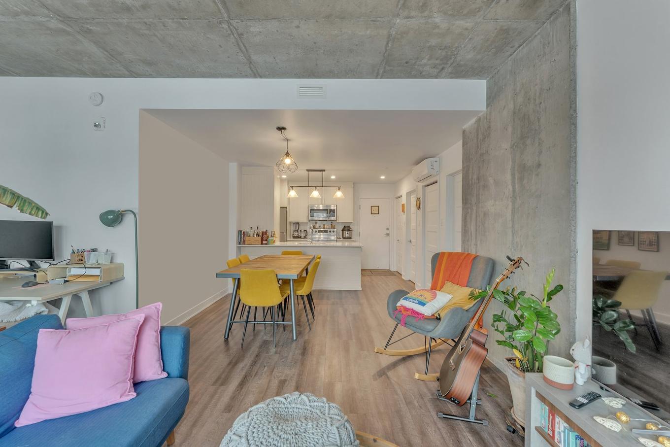 Salon - 313-1295 Rue Des Carrières, Montréal (Rosemont/La Petite-Patrie), QC - Indoor