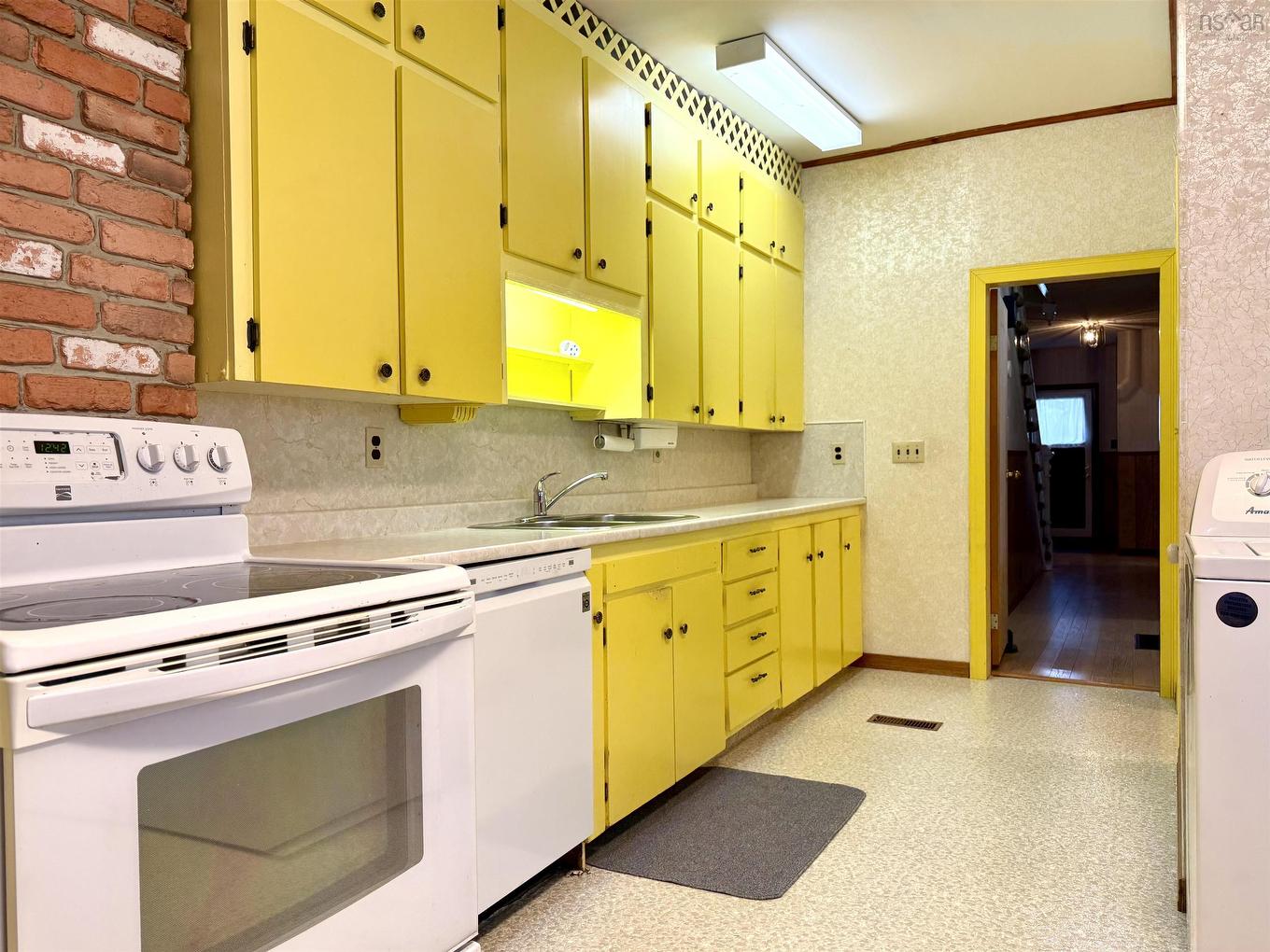 27 Beacon Street, Amherst, NS