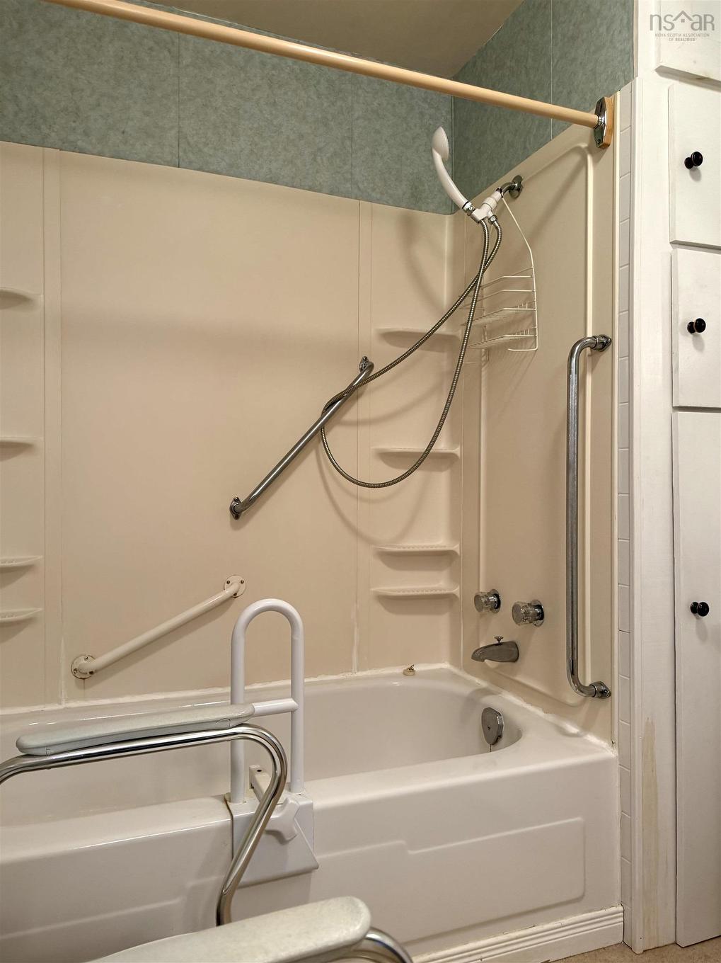 27 Beacon Street, Amherst, NS