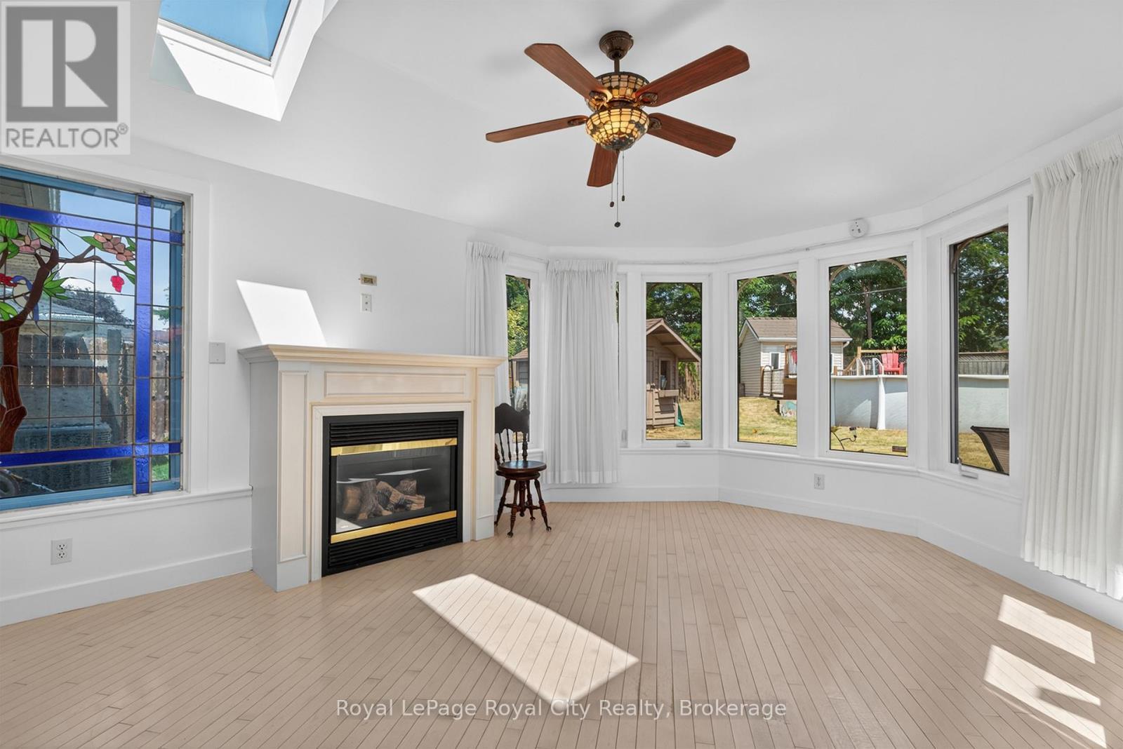 Fireplace - 68 Sunset Boulevard, Cambridge, ON - Indoor Photo Showing Living Room With Fireplace