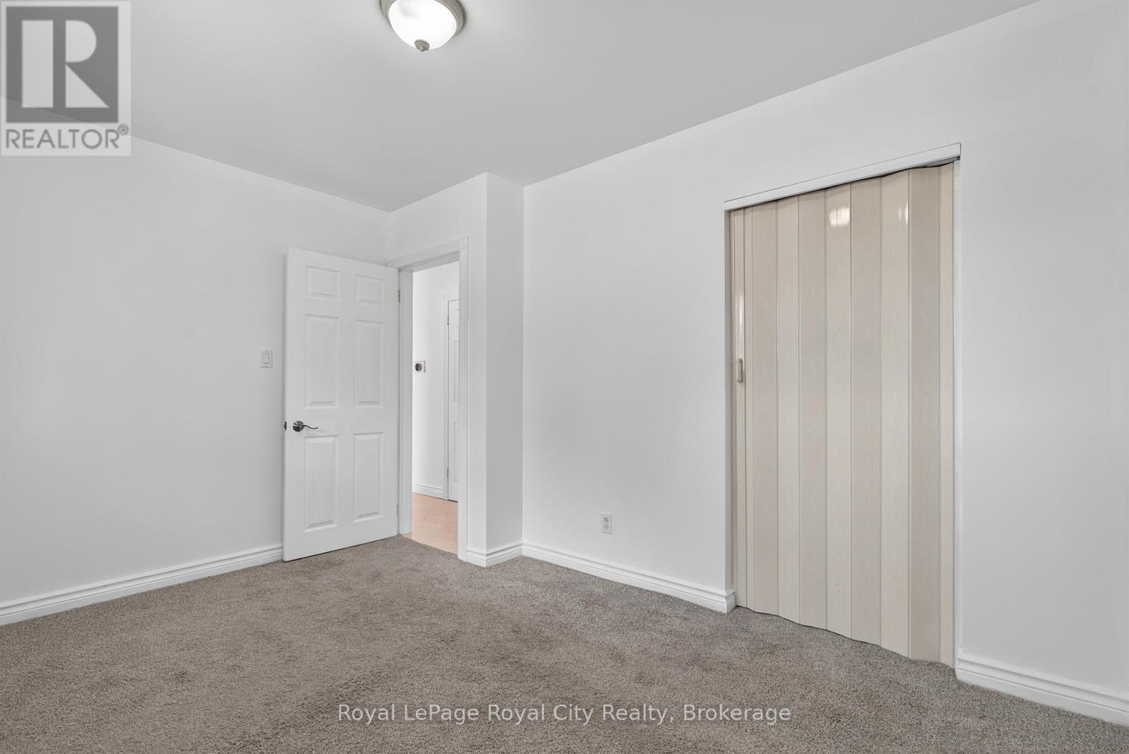 68 Sunset Boulevard, Cambridge, ON - Indoor Photo Showing Other Room