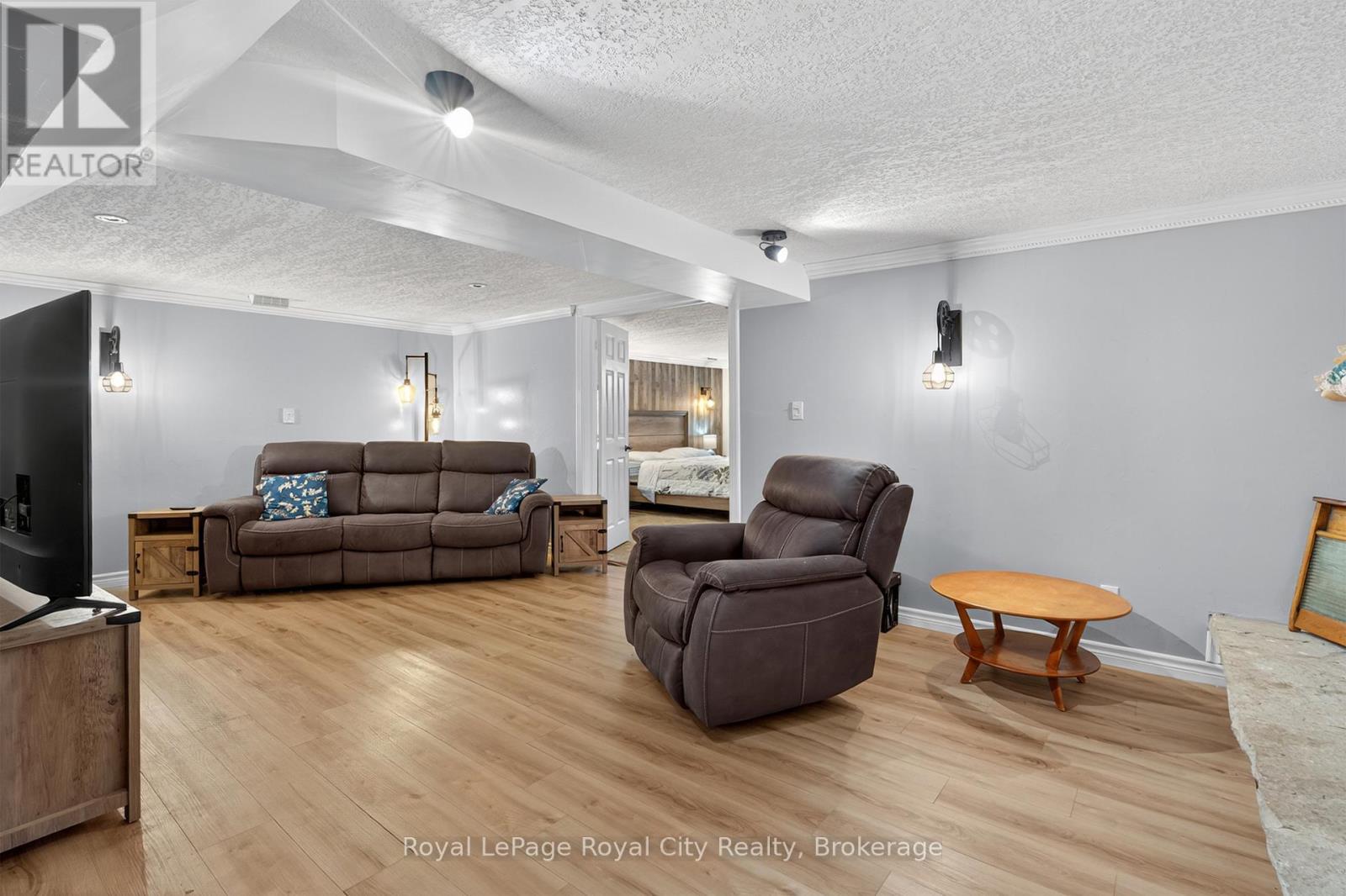 68 Sunset Boulevard, Cambridge, ON - Indoor Photo Showing Living Room