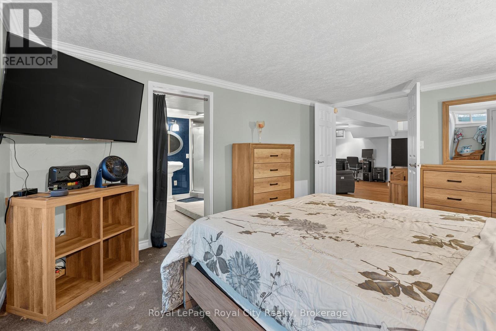 68 Sunset Boulevard, Cambridge, ON - Indoor Photo Showing Bedroom