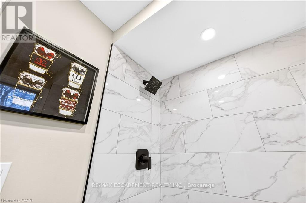 156 Walter Avenue N, Hamilton, ON - Photo Showing Other Room