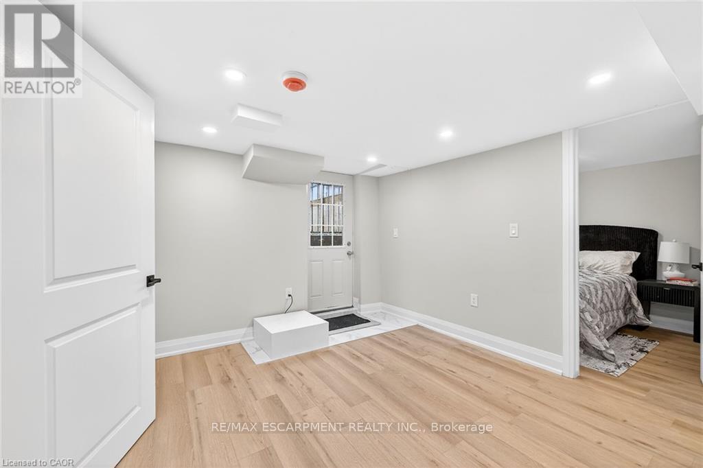 156 Walter Avenue N, Hamilton, ON - Indoor