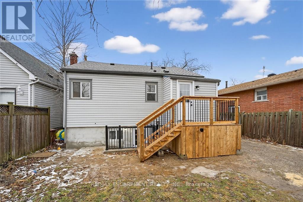 156 Walter Avenue N, Hamilton, ON - Outdoor With Exterior