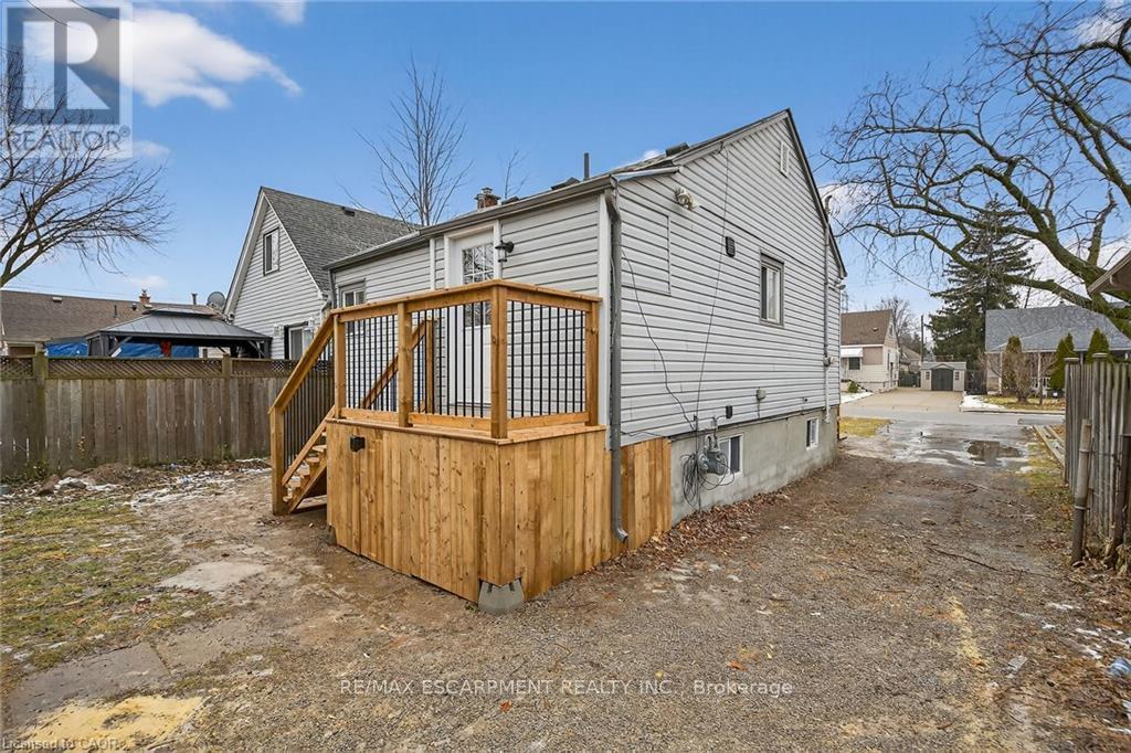 156 Walter Avenue N, Hamilton, ON - Outdoor With Exterior