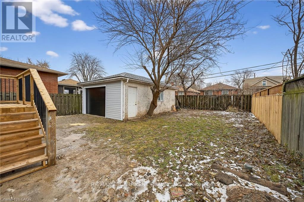 156 Walter Avenue N, Hamilton, ON - Outdoor