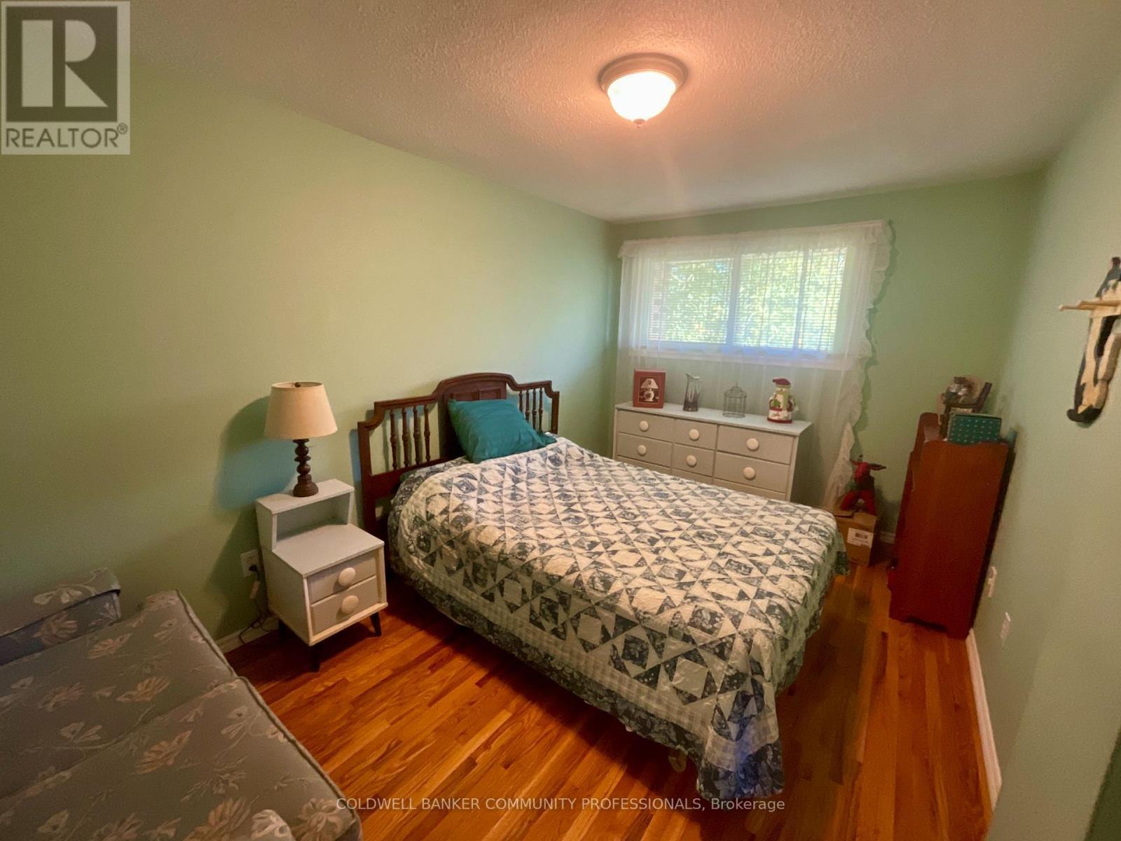 4 Rosanne Crescent, Hamilton, ON - Indoor Photo Showing Bedroom