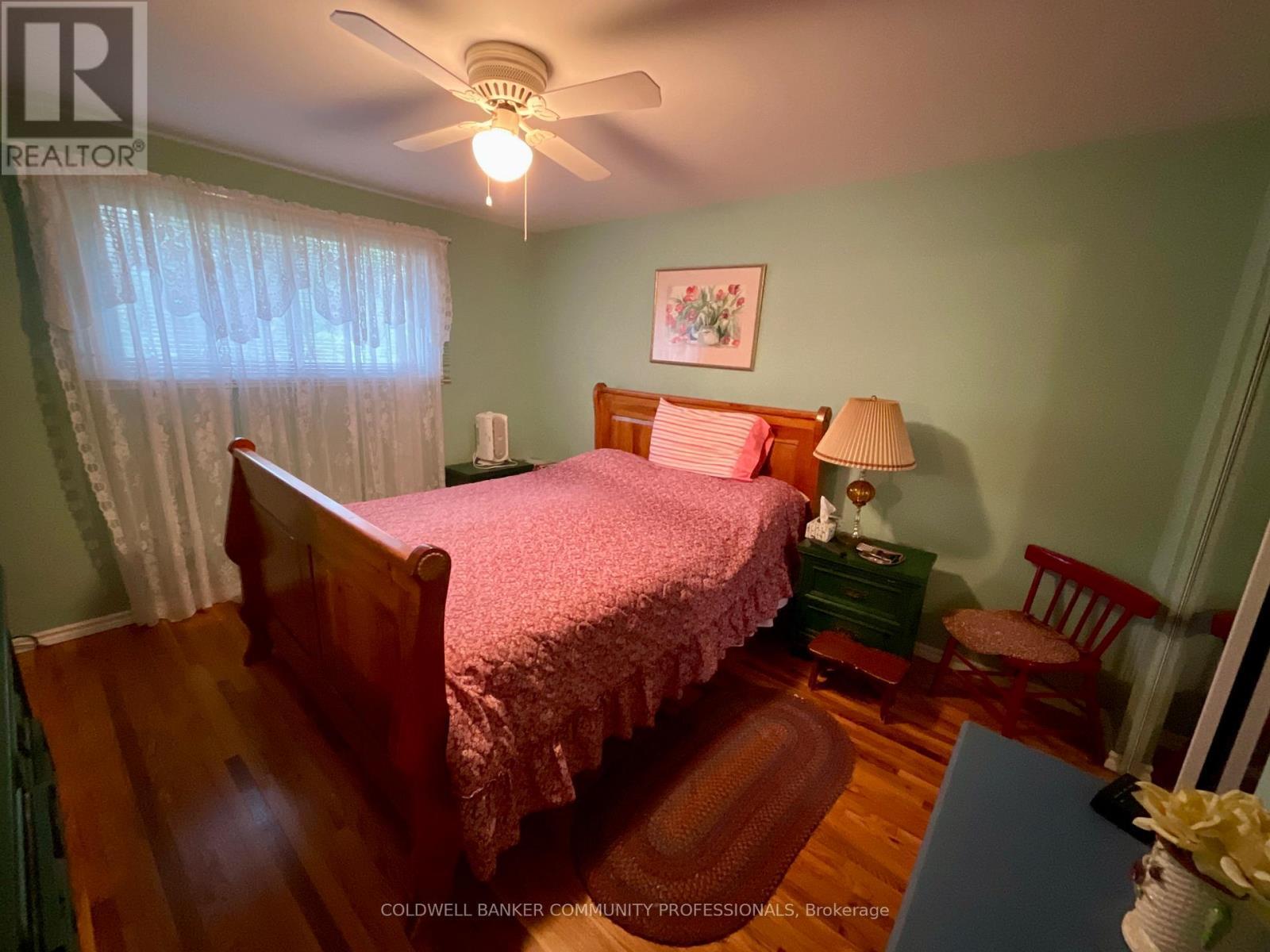 4 Rosanne Crescent, Hamilton, ON - Indoor Photo Showing Bedroom